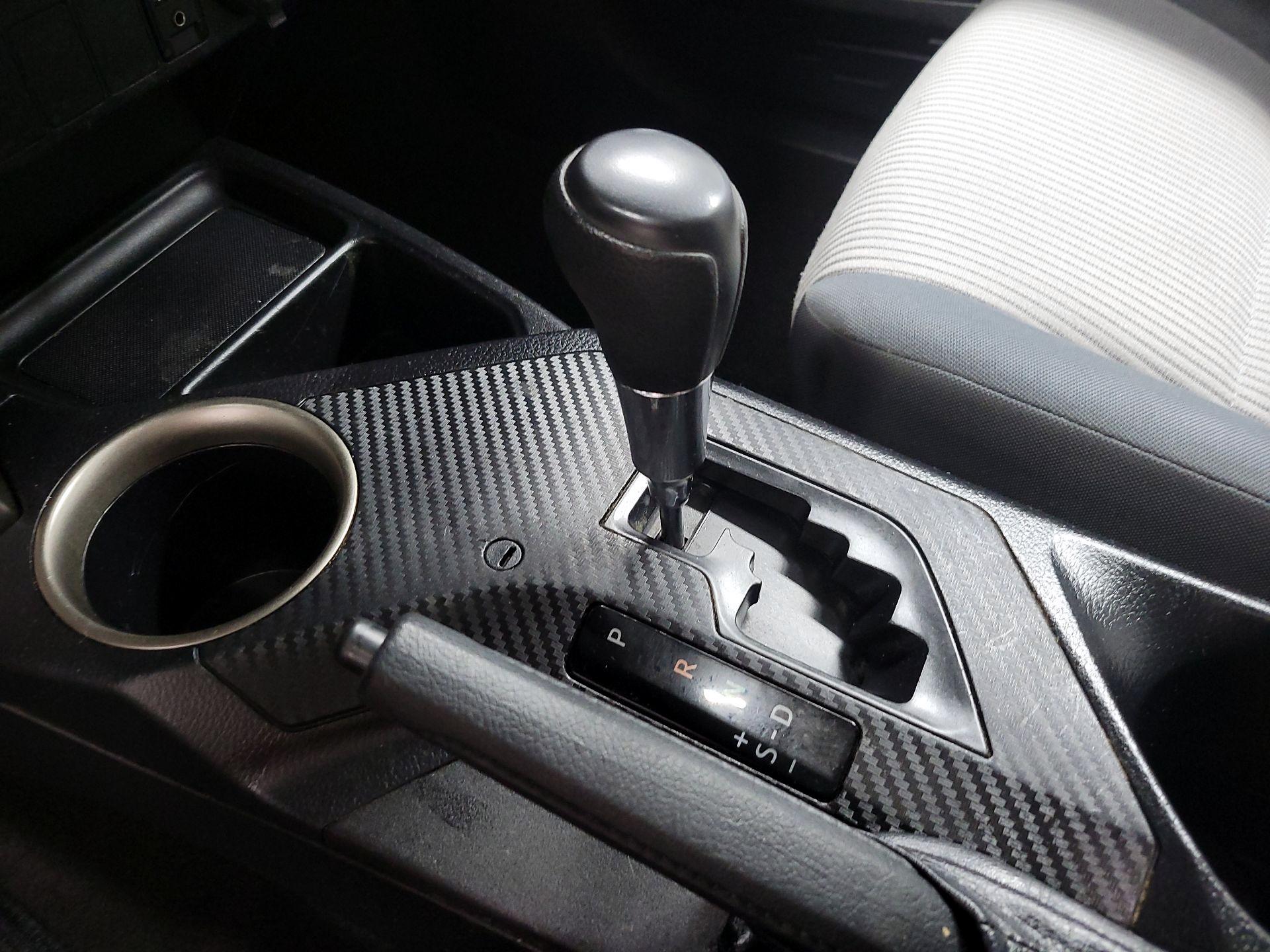 Thumbnail: 2013 Toyota RAV4 - 17