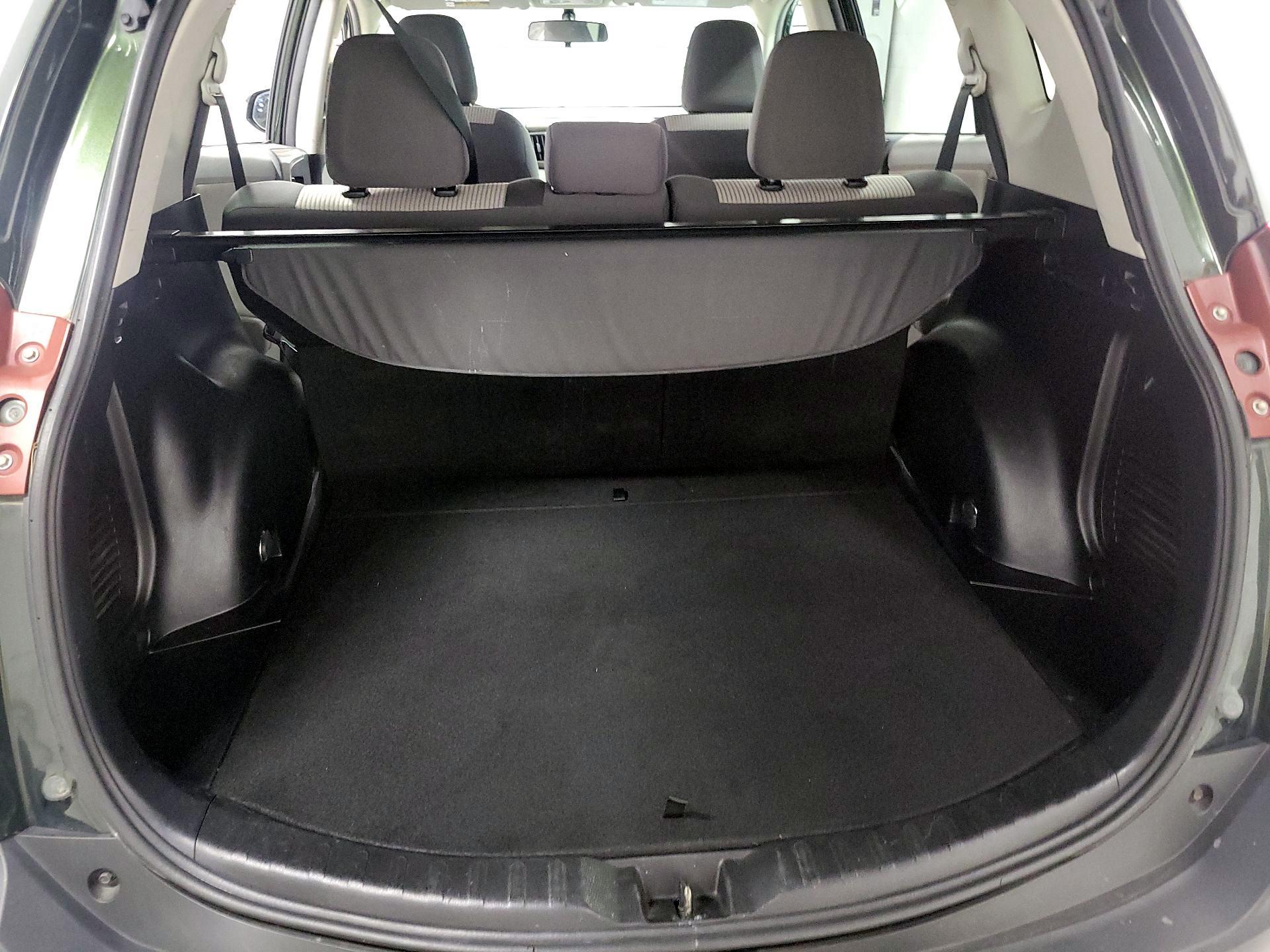 Thumbnail: 2013 Toyota RAV4 - 20