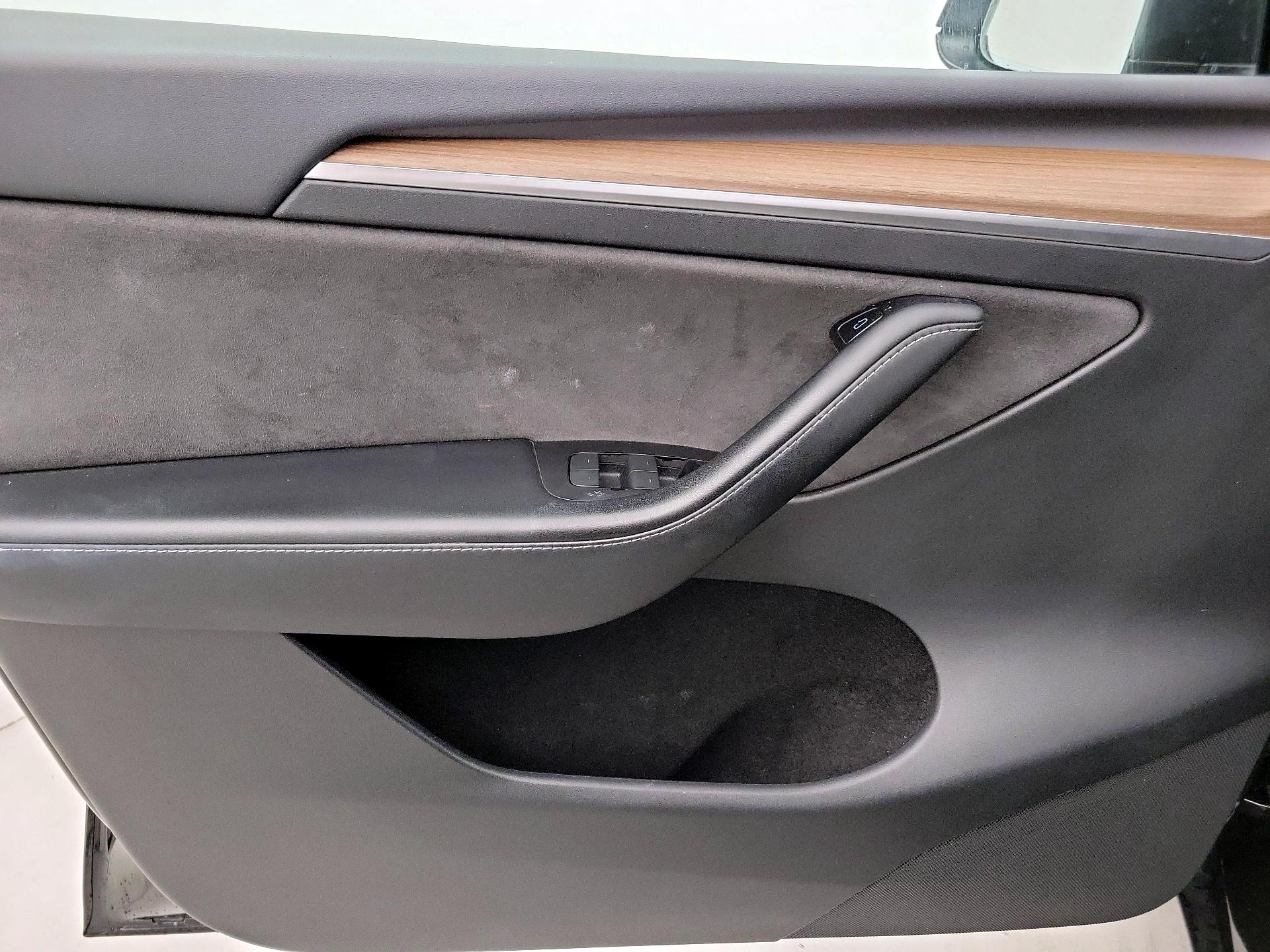 Thumbnail: 2023 Tesla Model Y - 12