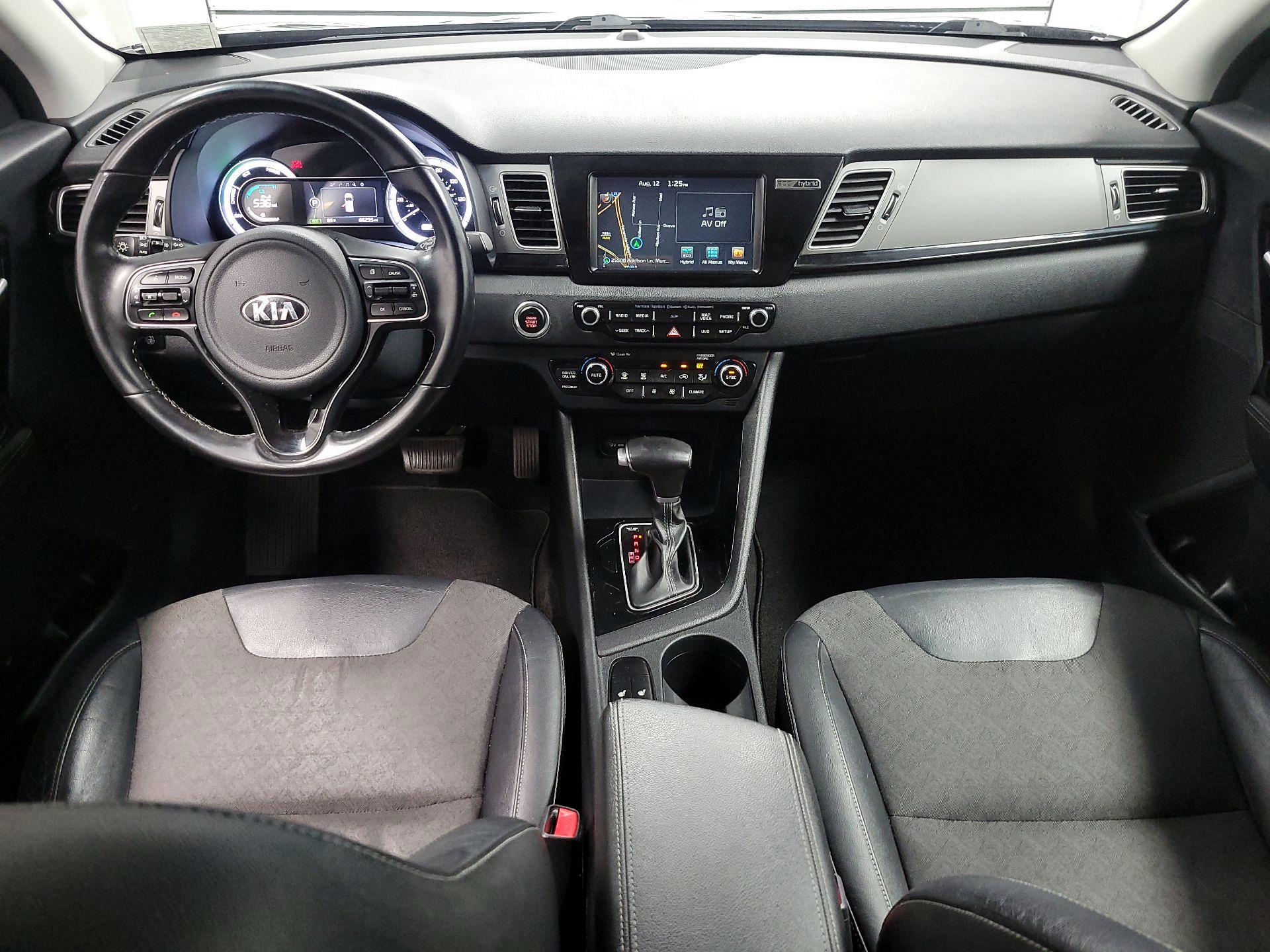 Thumbnail: 2017 Kia Niro - 9