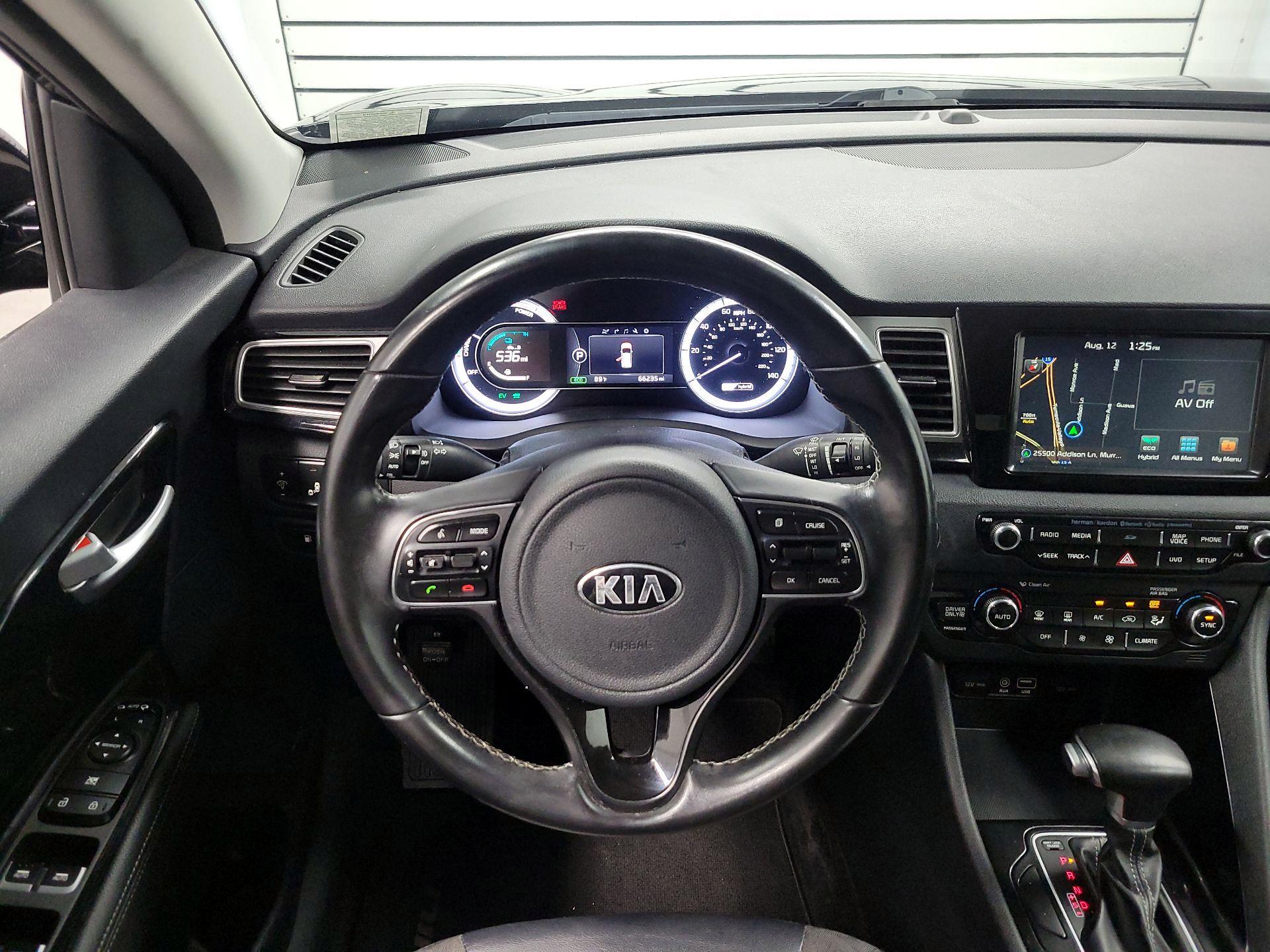 Thumbnail: 2017 Kia Niro - 10