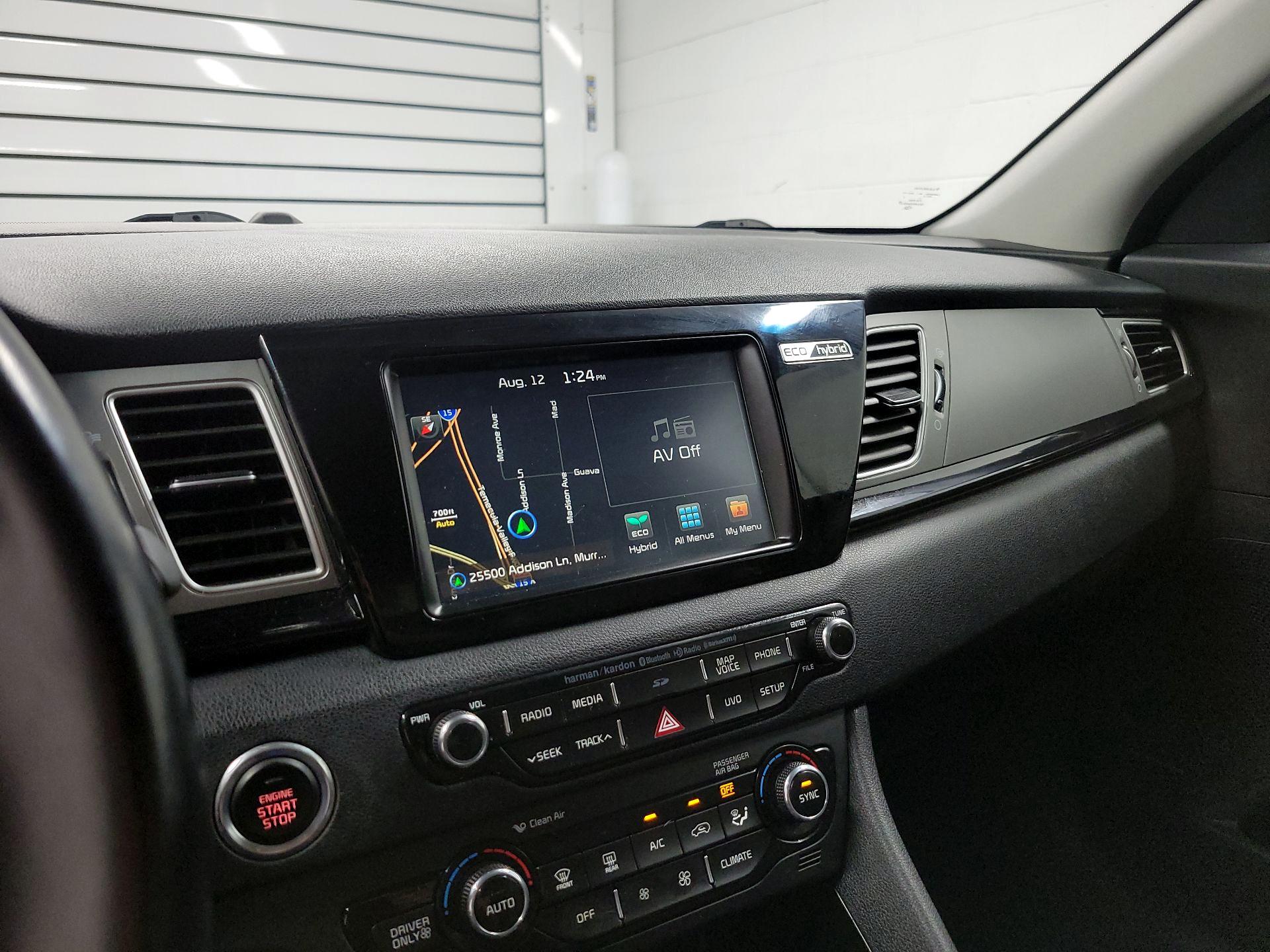 Thumbnail: 2017 Kia Niro - 14