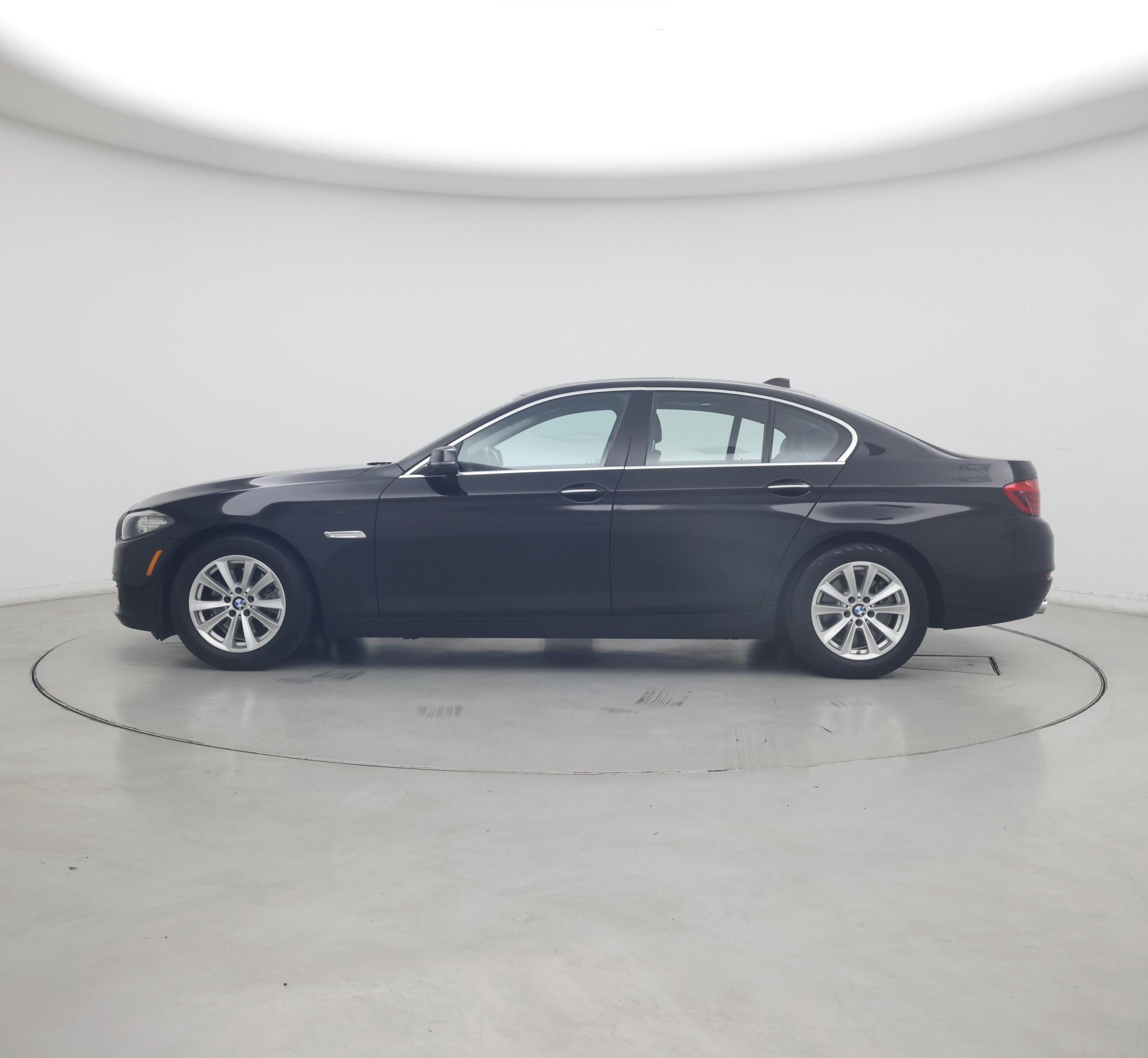 Thumbnail: 2015 BMW 5 Series - 3