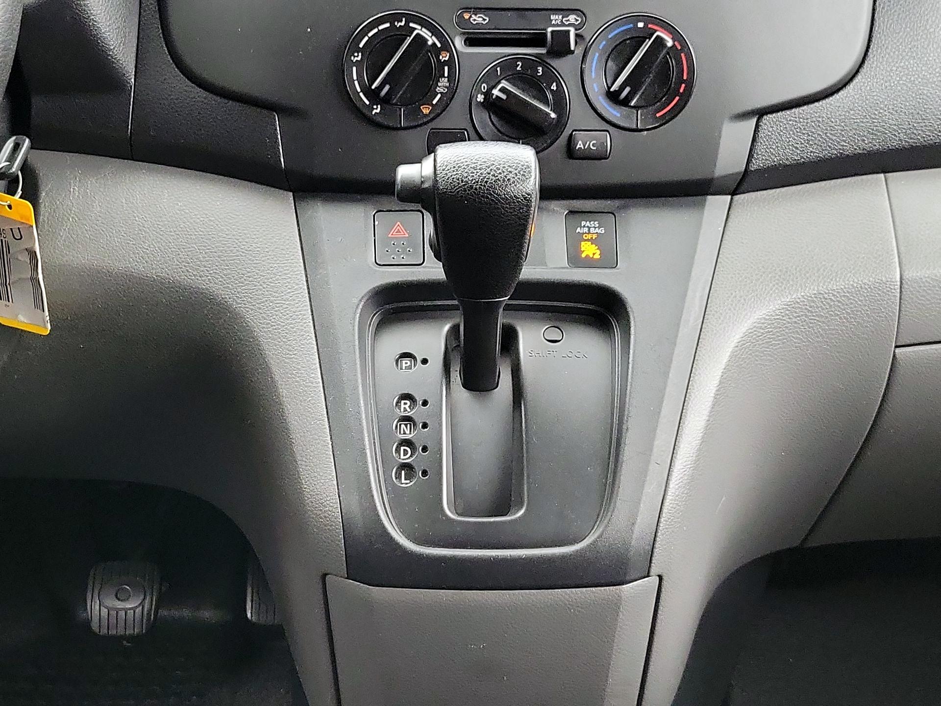 Thumbnail: 2020 Nissan NV200 - 17