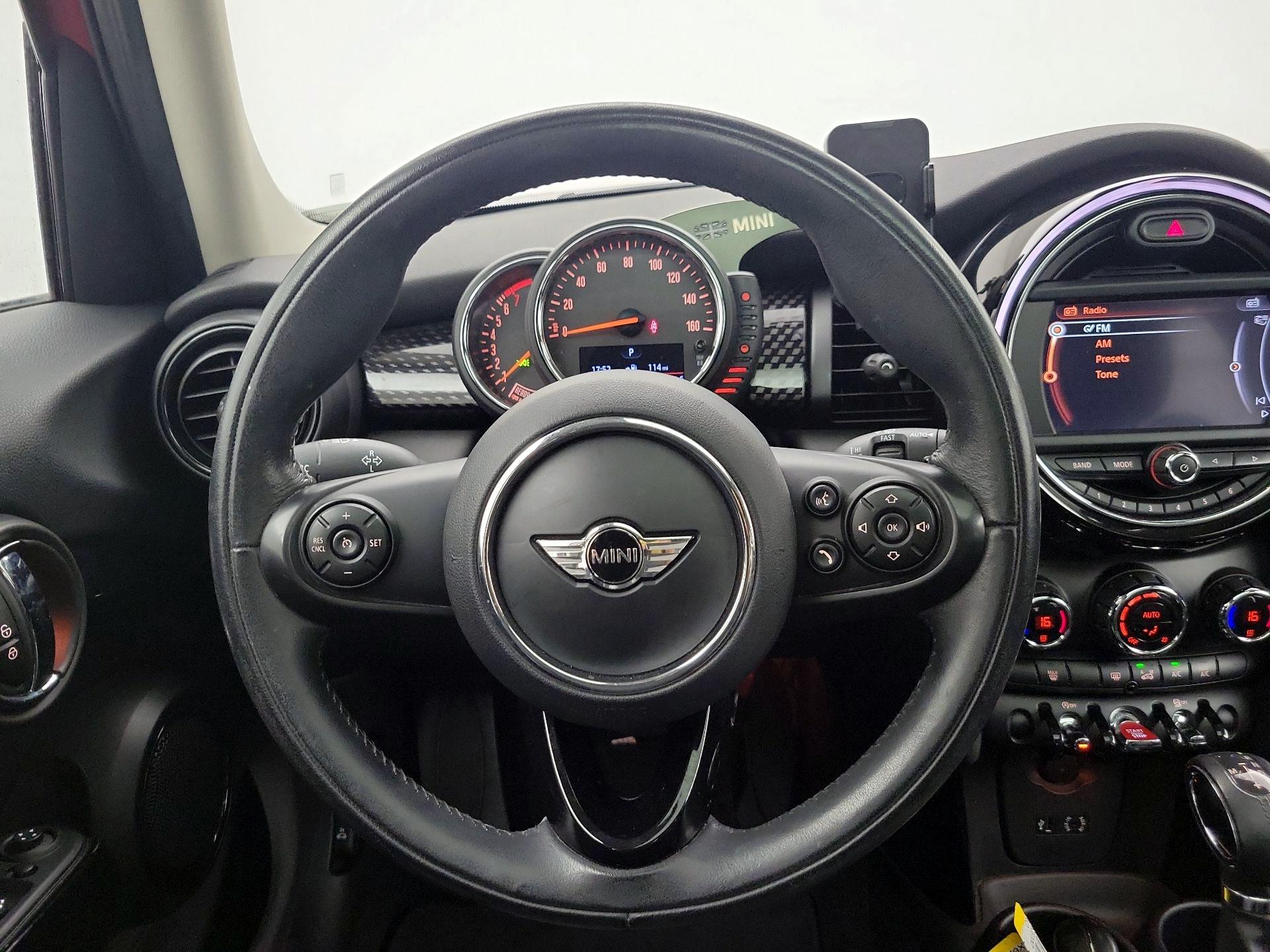 Thumbnail: 2016 MINI Cooper Hardtop - 10