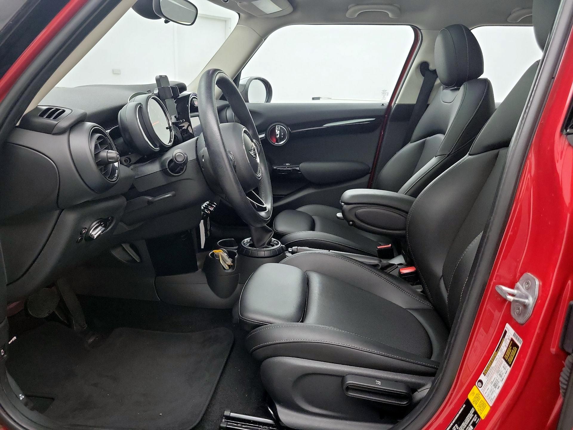 Thumbnail: 2016 MINI Cooper Hardtop - 11