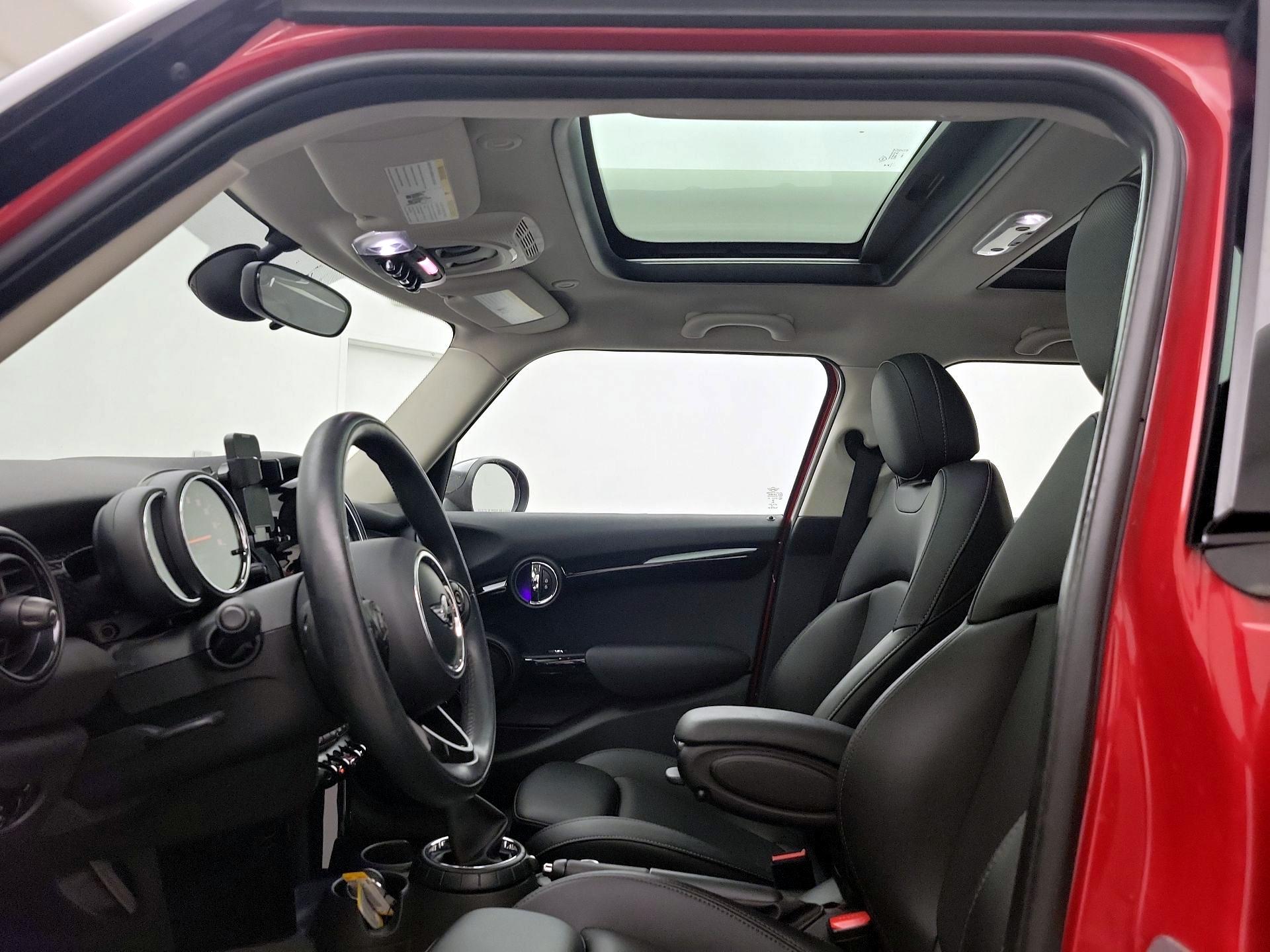 Thumbnail: 2016 MINI Cooper Hardtop - 19