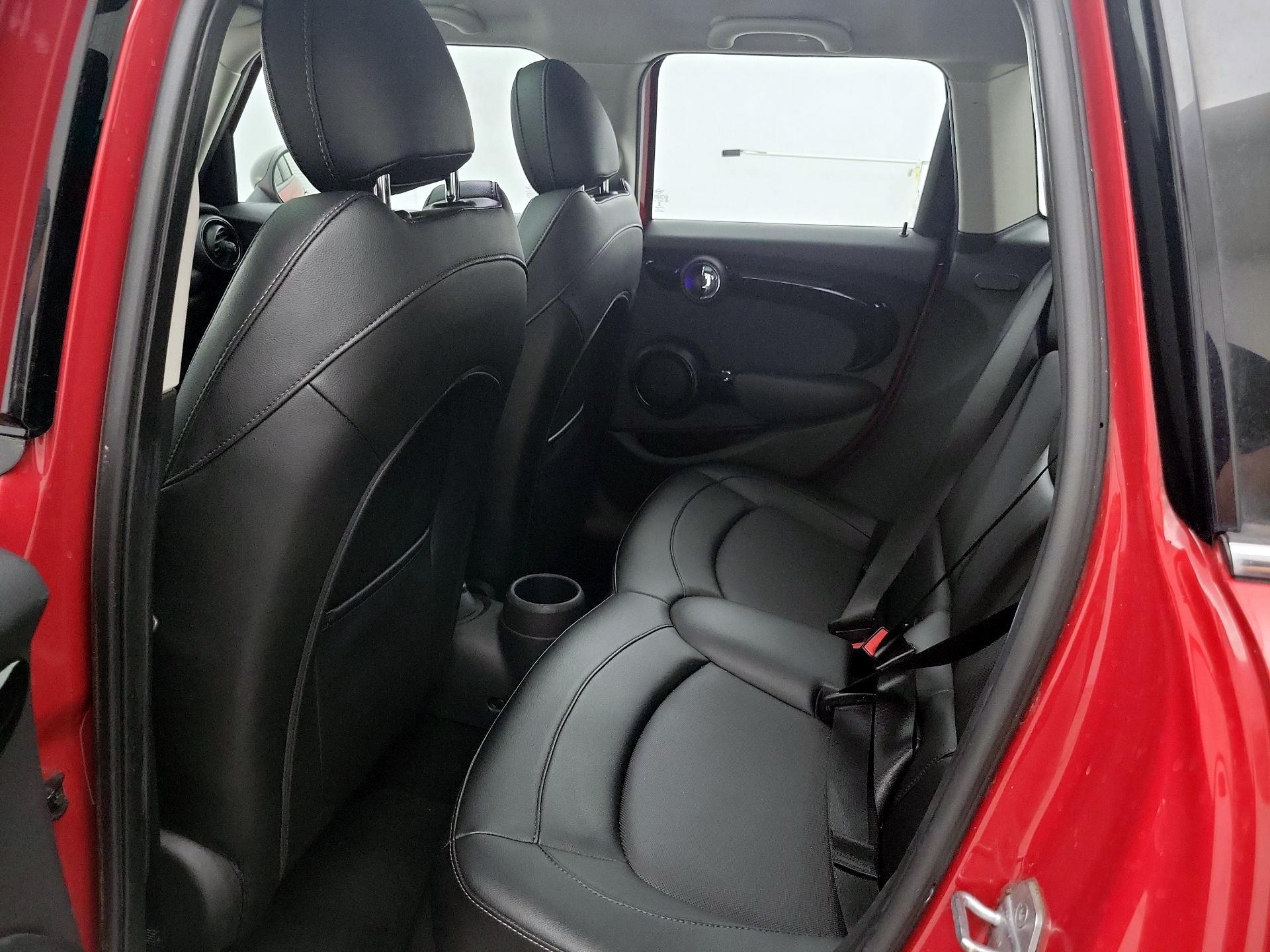 Thumbnail: 2016 MINI Cooper Hardtop - 20