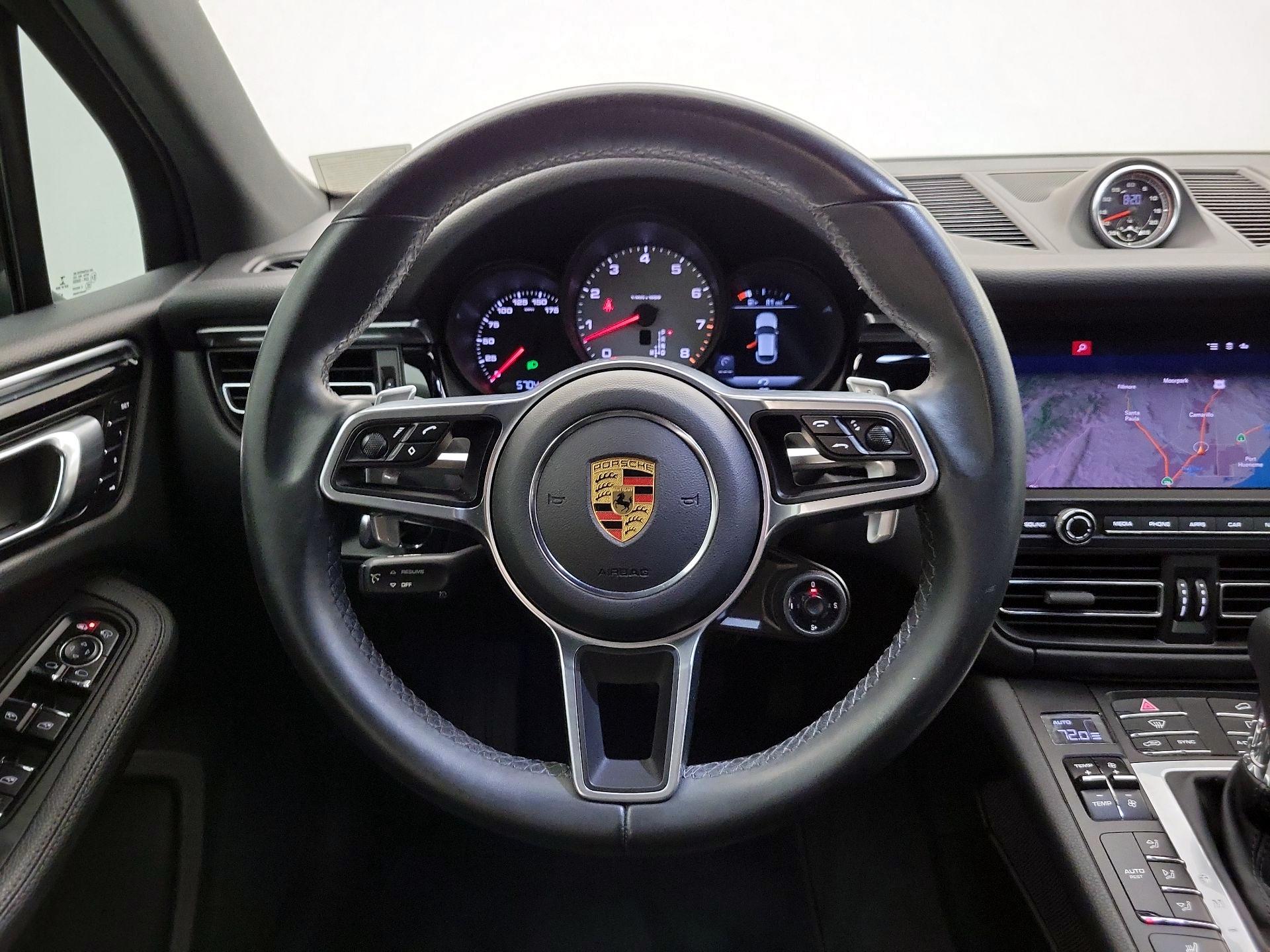 Thumbnail: 2021 Porsche Macan - 10