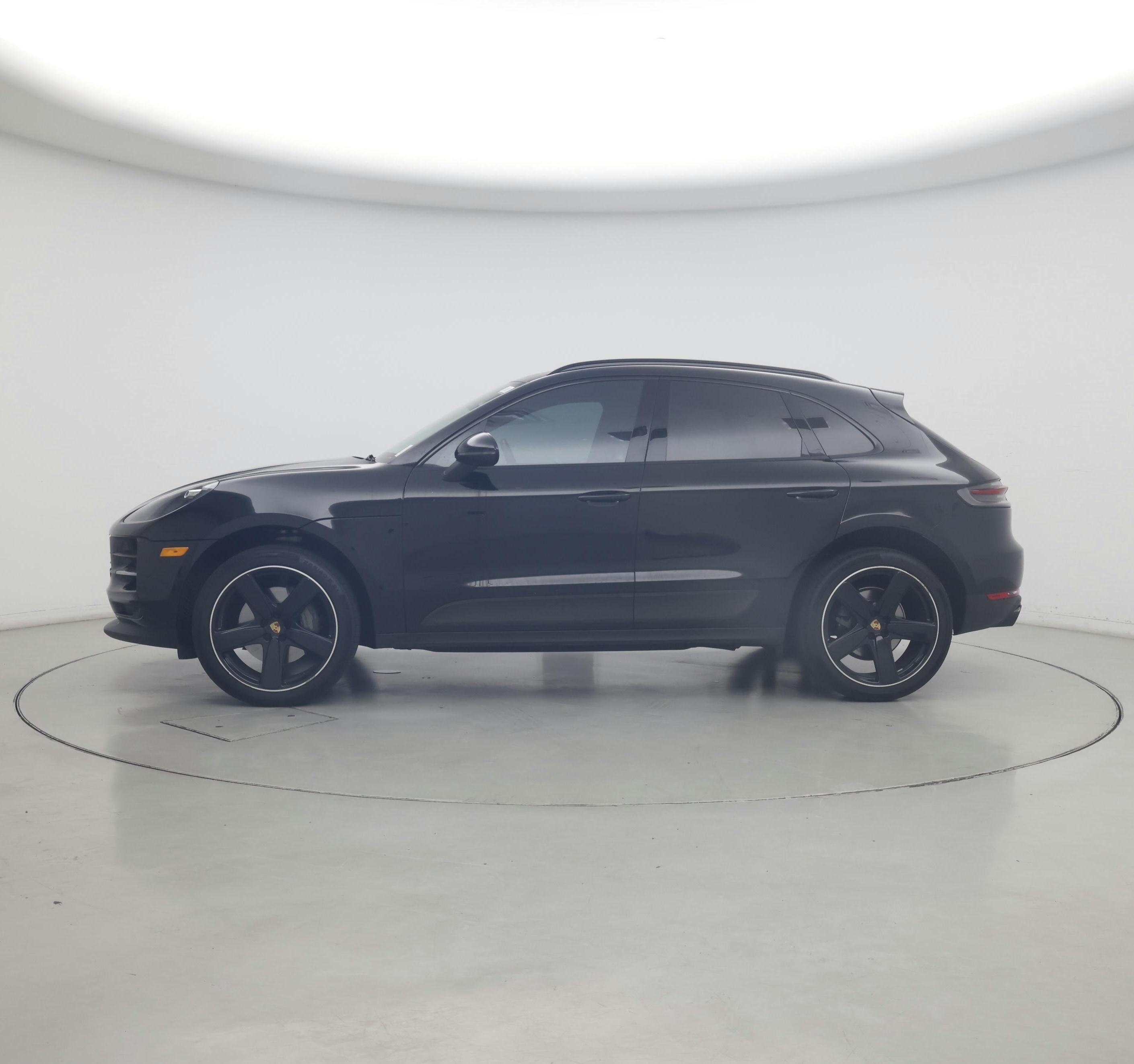 Thumbnail: 2021 Porsche Macan - 3