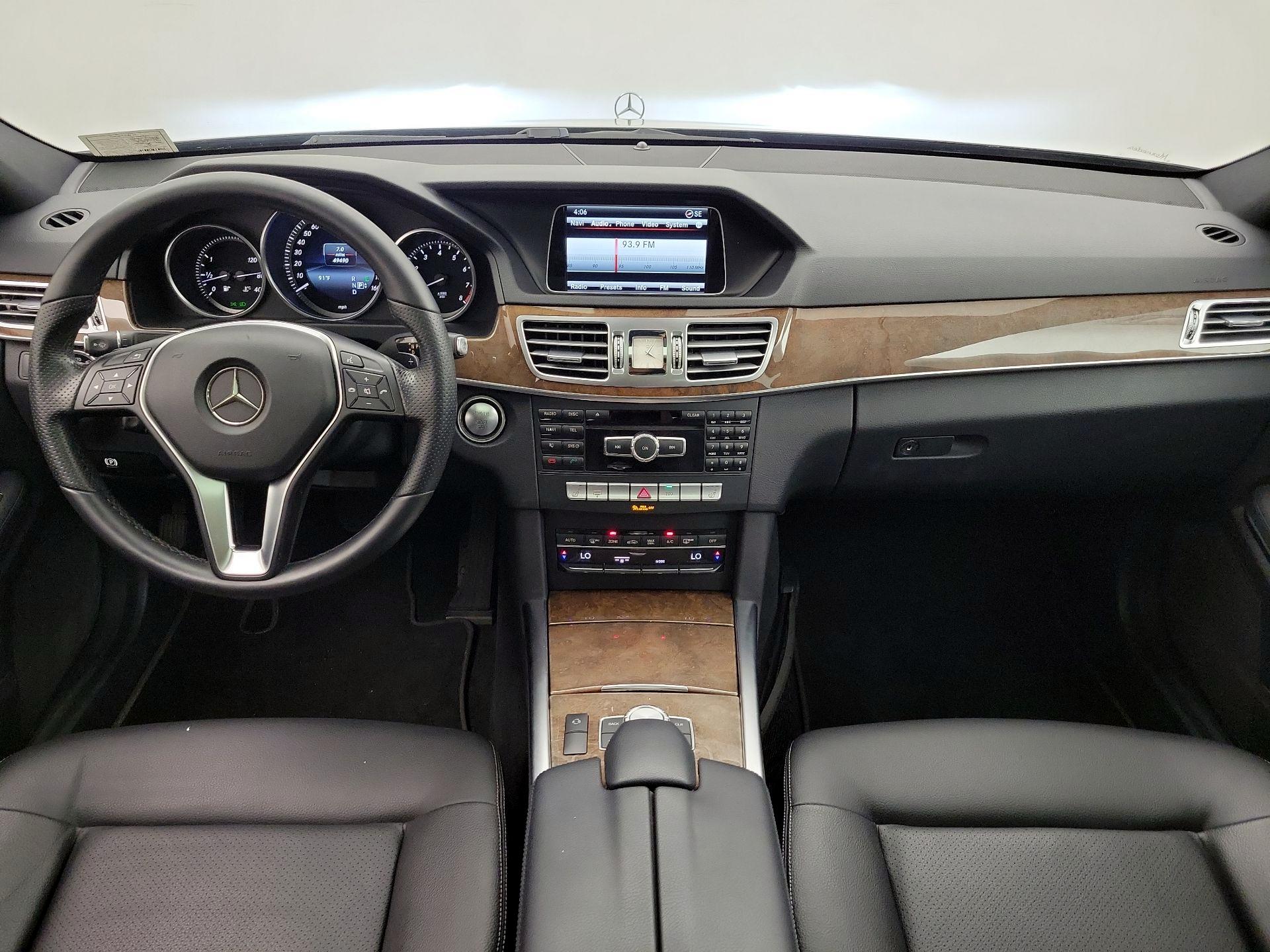 Thumbnail: 2015 Mercedes-Benz E-Class - 9