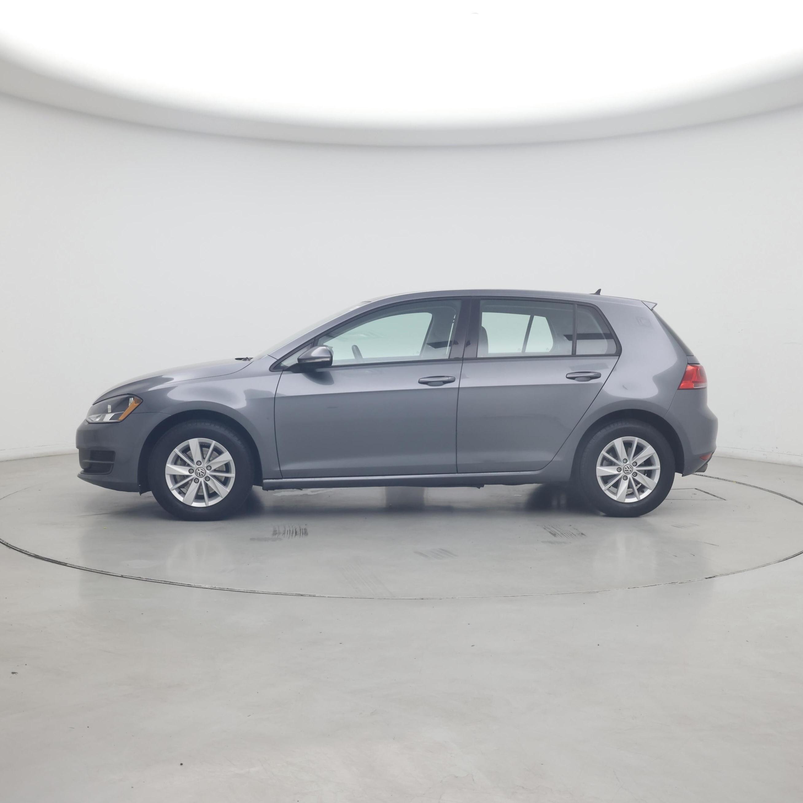 Thumbnail: 2017 Volkswagen Golf - 3