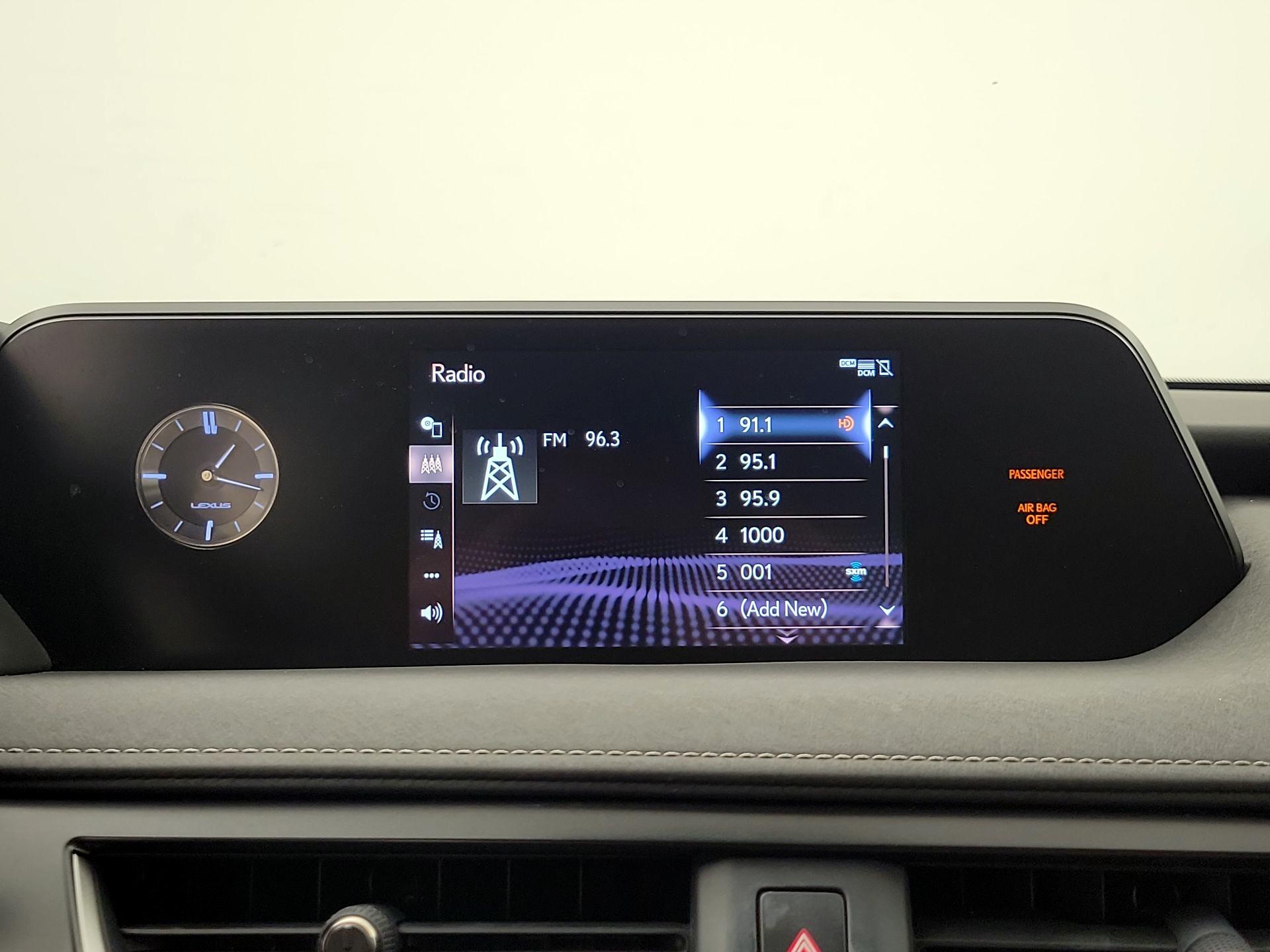 Thumbnail: 2019 Lexus UX - 15