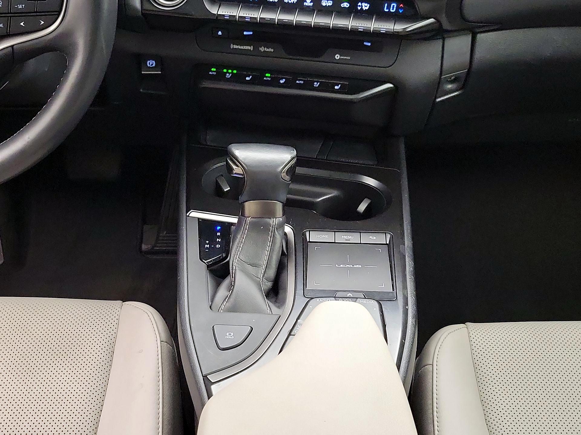 Thumbnail: 2019 Lexus UX - 17