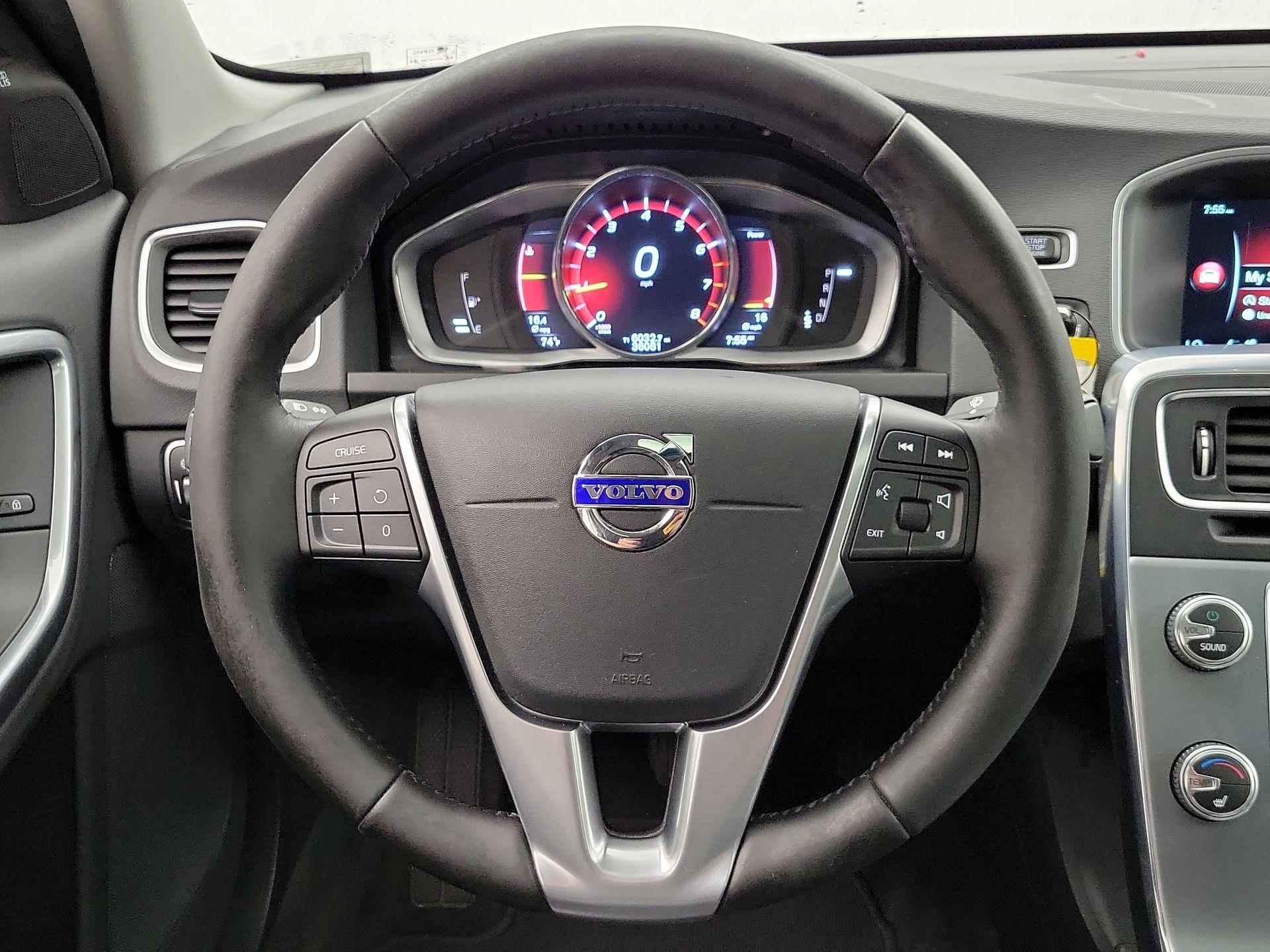Thumbnail: 2017 Volvo S60 - 10