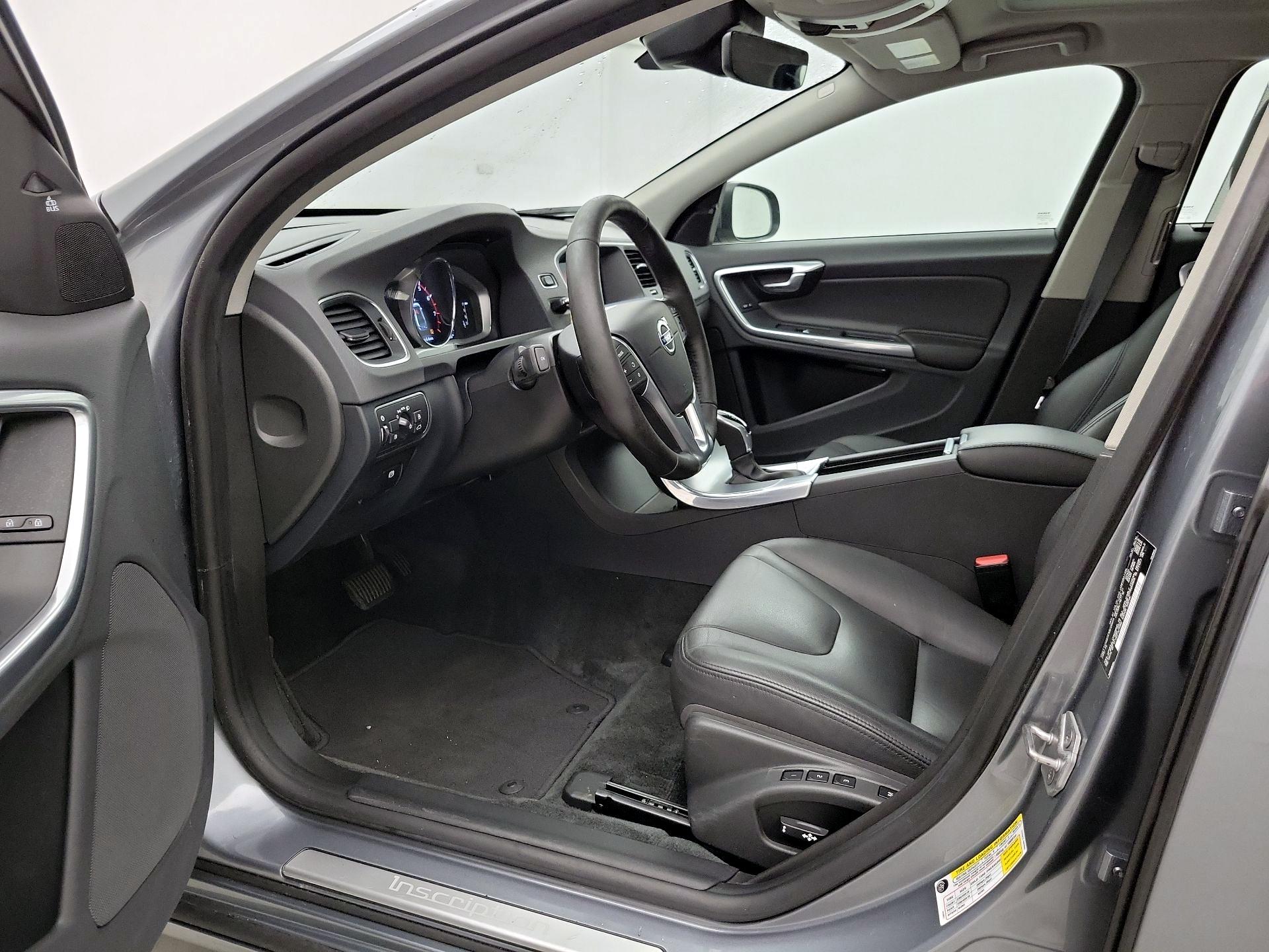 Thumbnail: 2017 Volvo S60 - 11