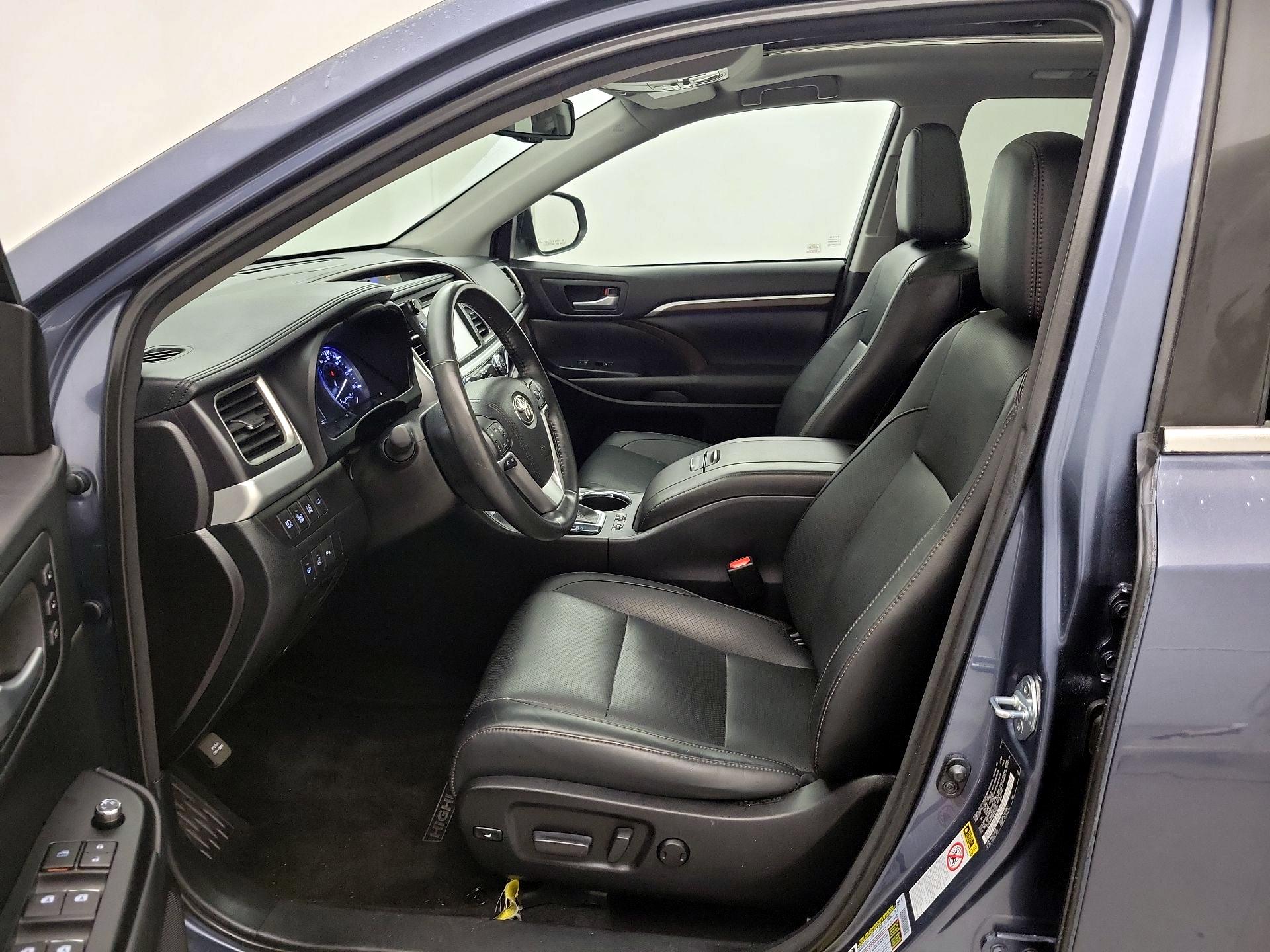 Thumbnail: 2015 Toyota Highlander - 11