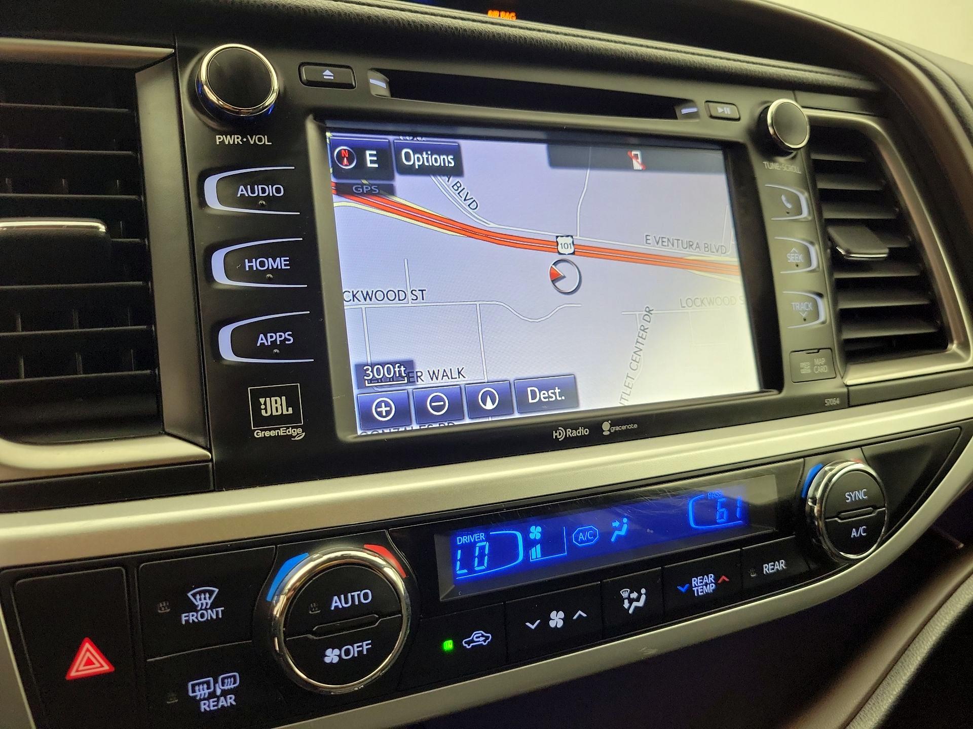 Thumbnail: 2015 Toyota Highlander - 14