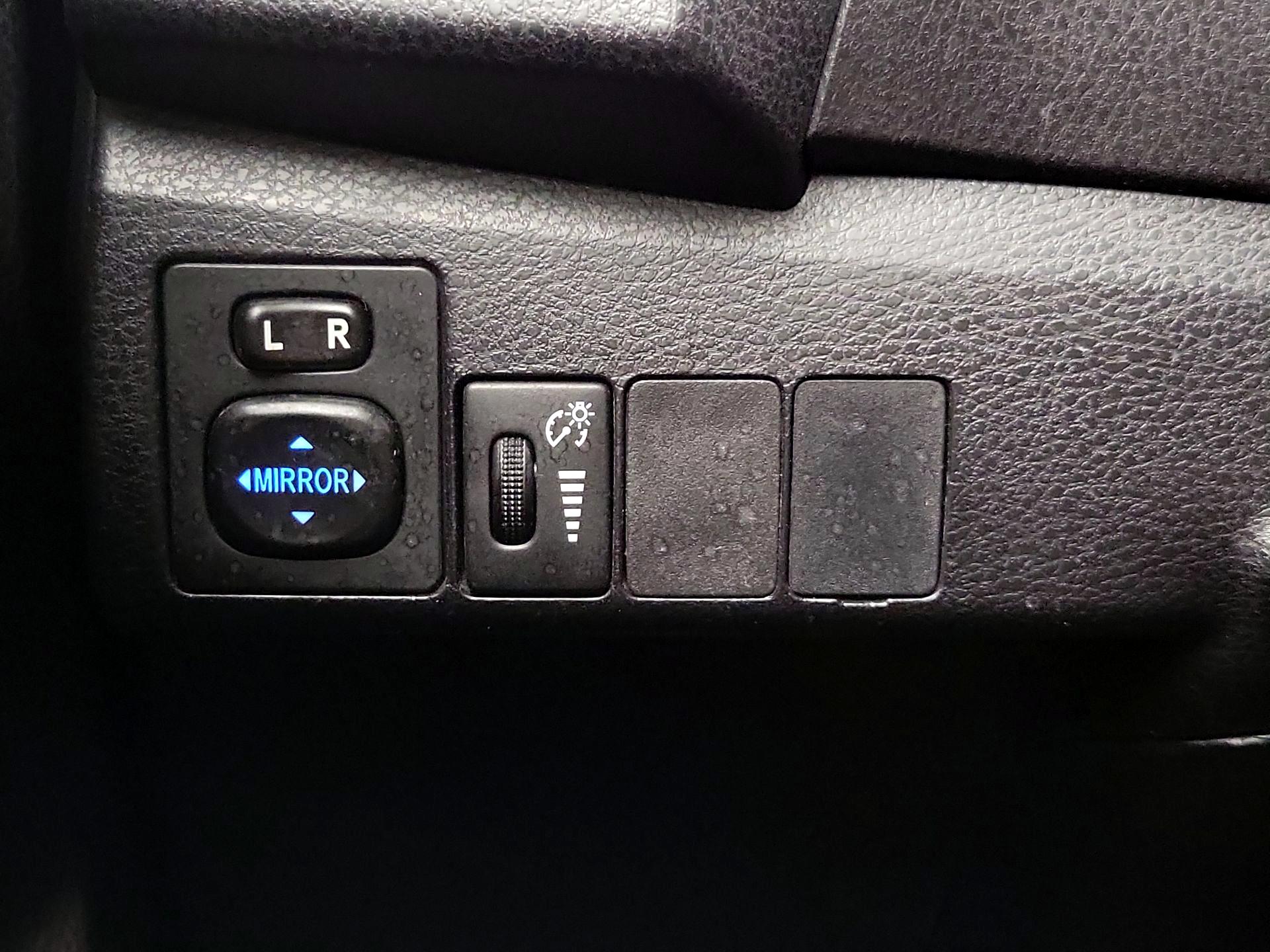 Thumbnail: 2015 Toyota Corolla - 13