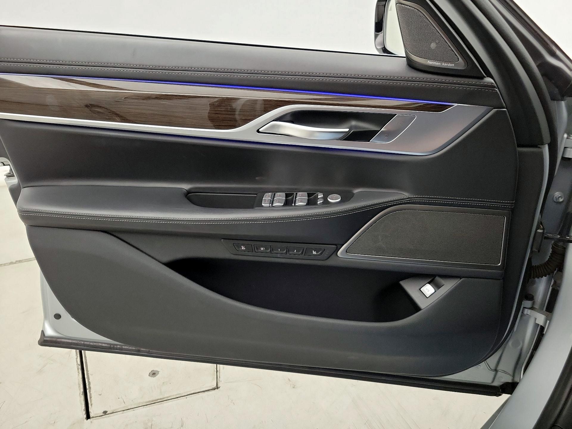 Thumbnail: 2020 BMW 7 Series - 12