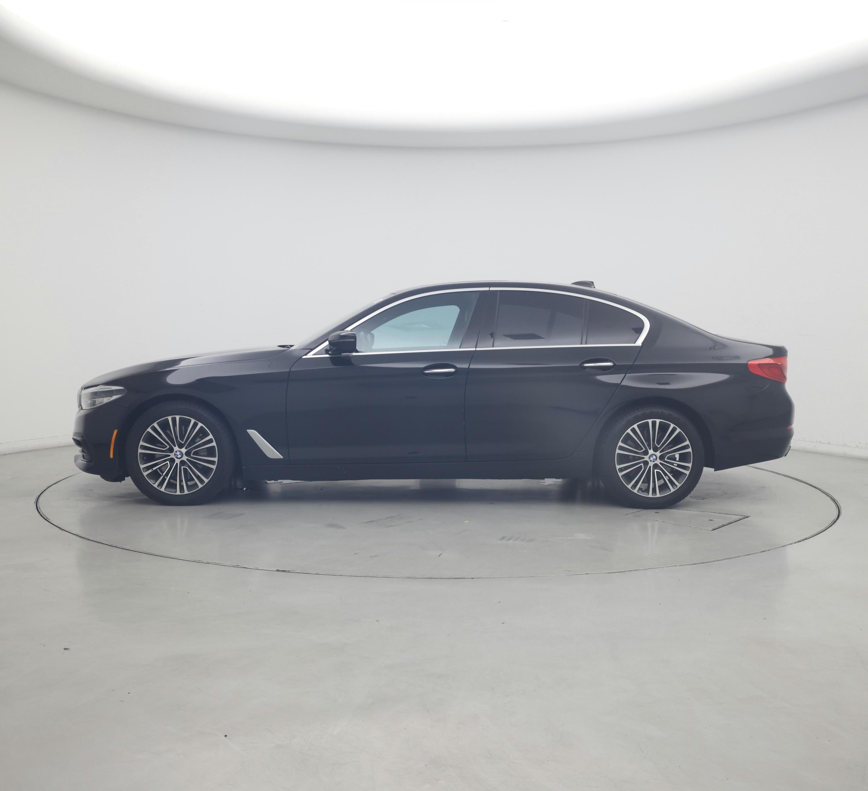 Thumbnail: 2017 BMW 5 Series - 3