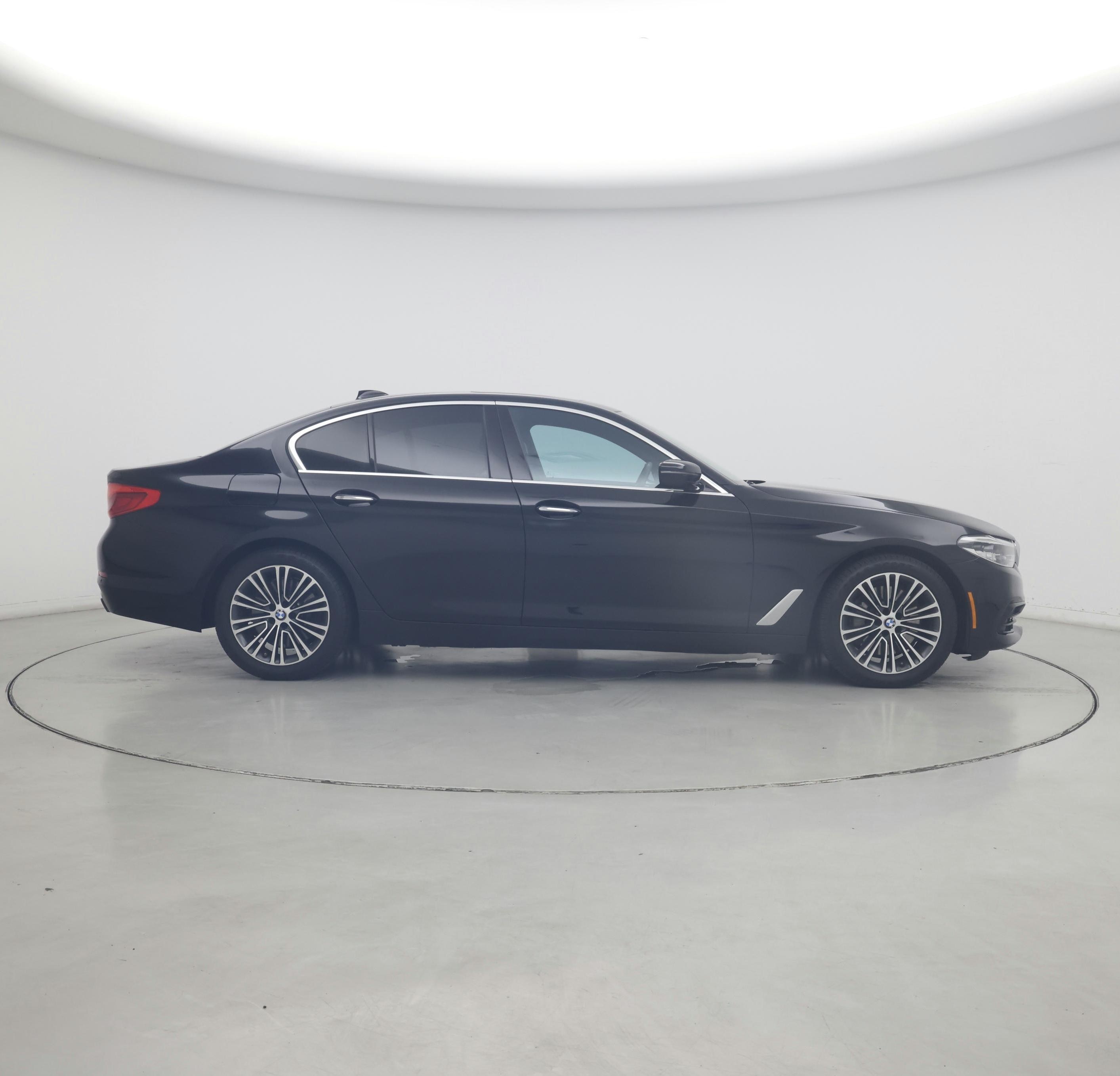 Thumbnail: 2017 BMW 5 Series - 7