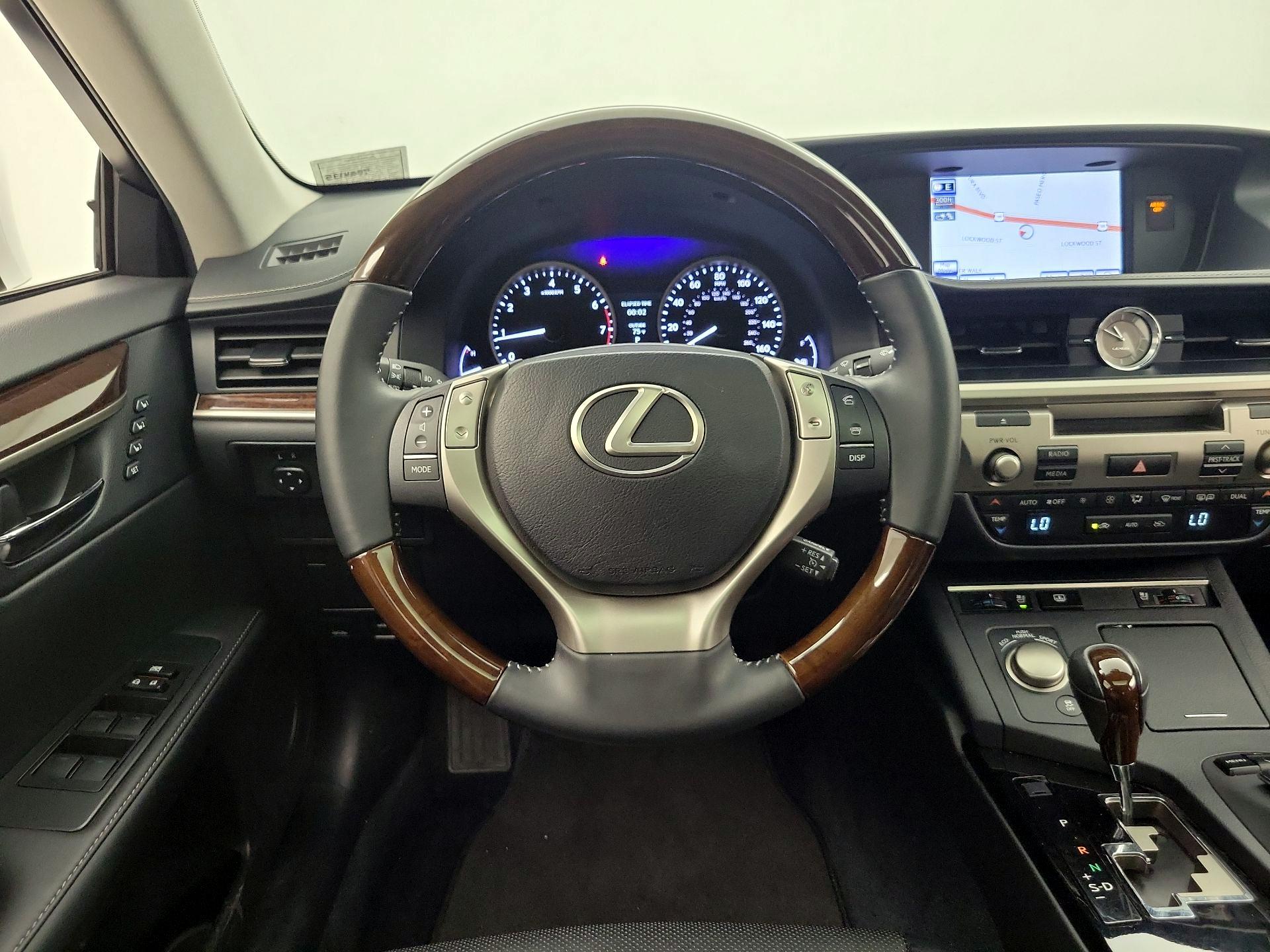 Thumbnail: 2013 Lexus ES - 10