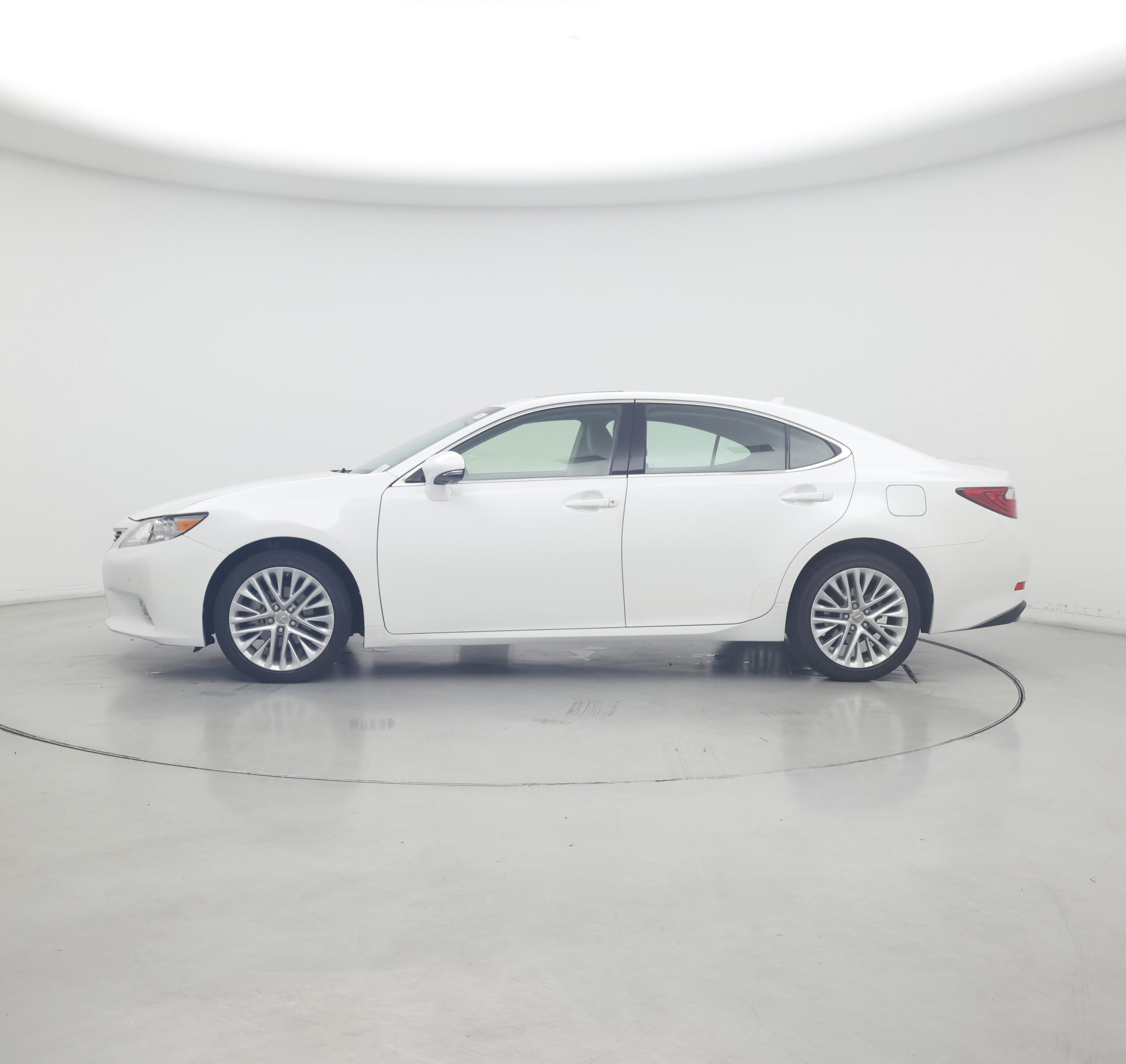 Thumbnail: 2013 Lexus ES - 3