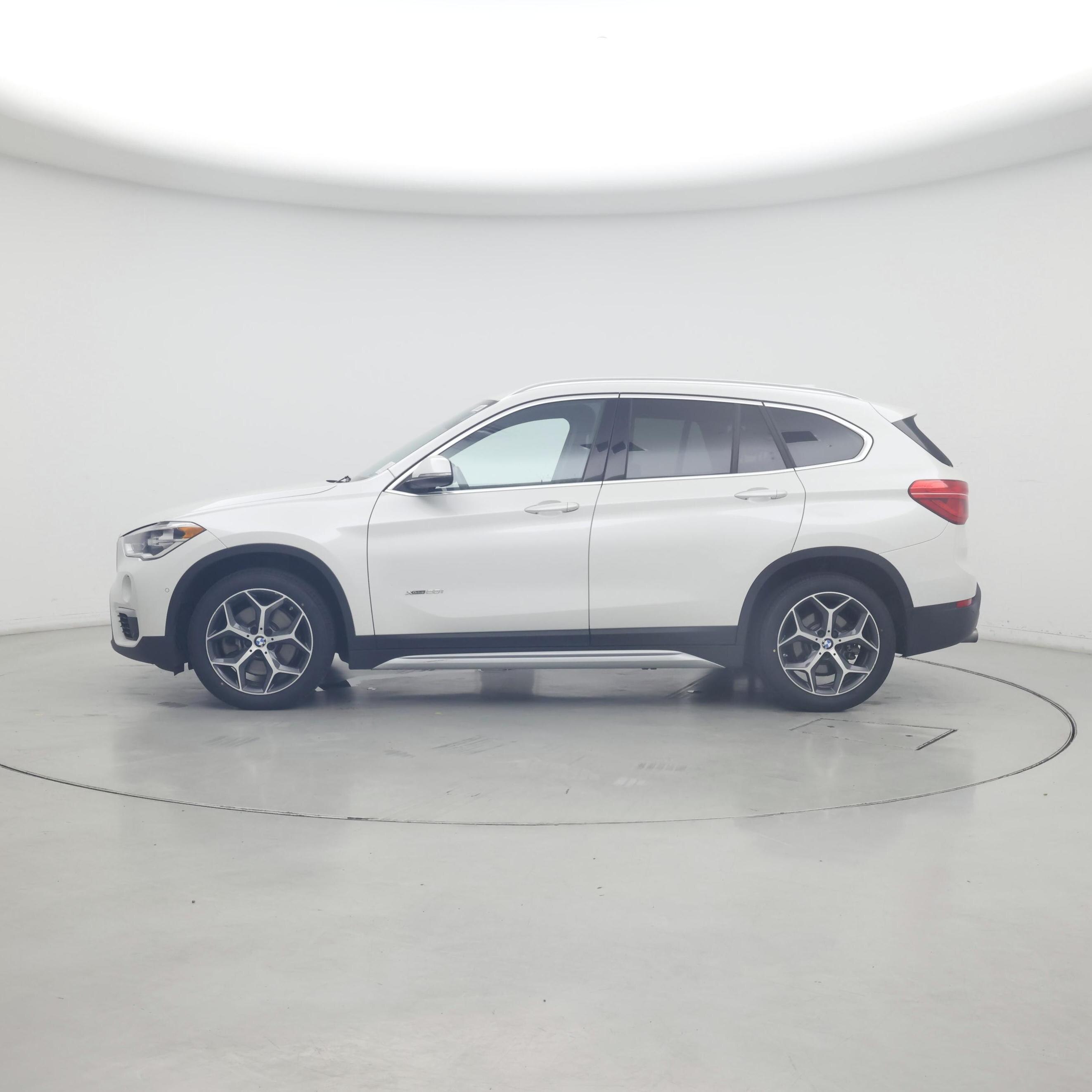 Thumbnail: 2017 BMW X1 - 3