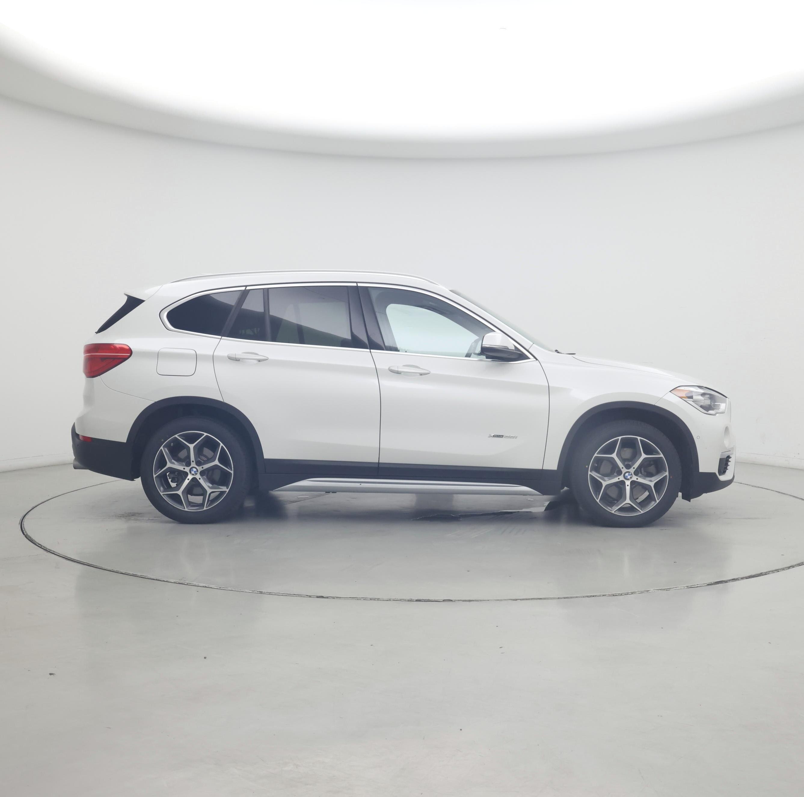 Thumbnail: 2017 BMW X1 - 7