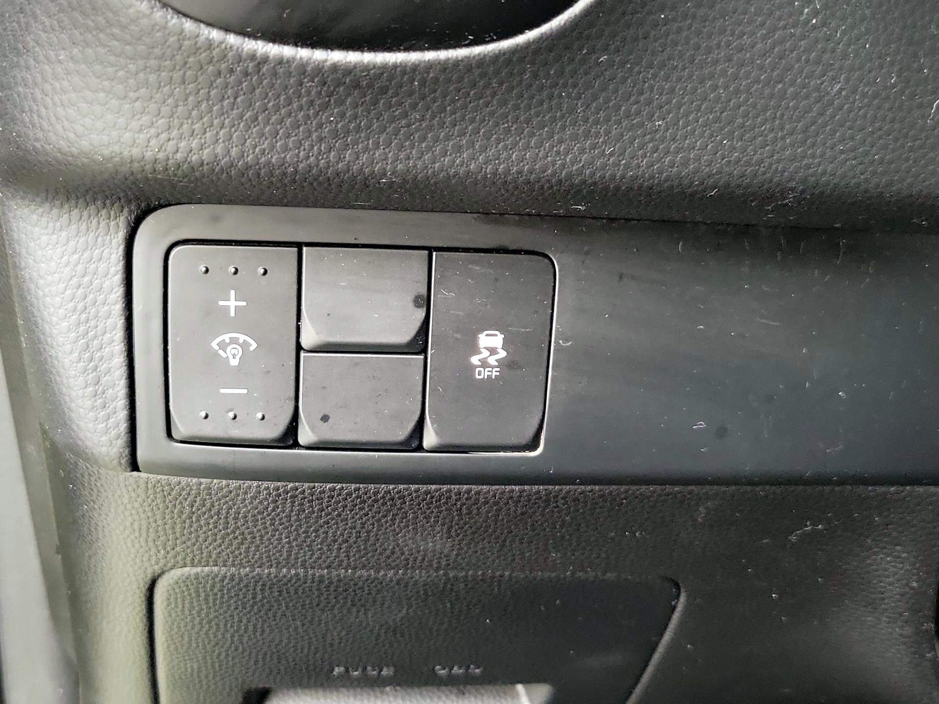 Thumbnail: 2016 Kia Soul - 13