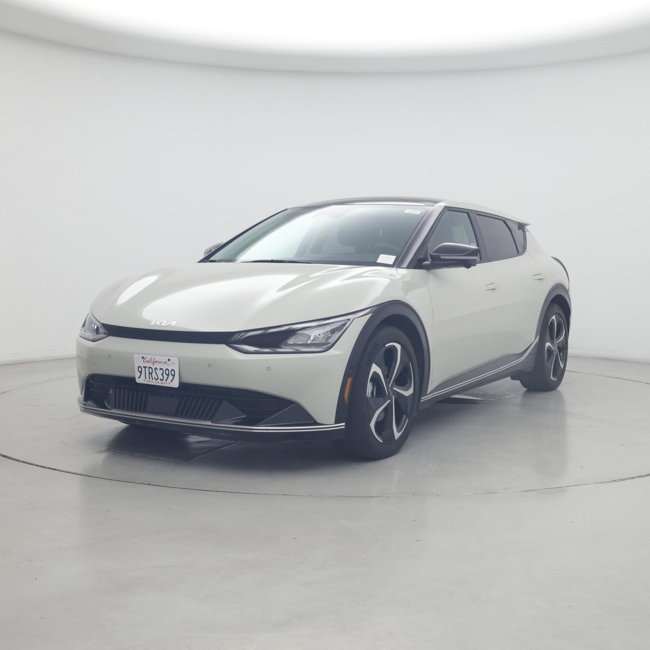 Thumbnail: 2022 Kia EV6 - 4