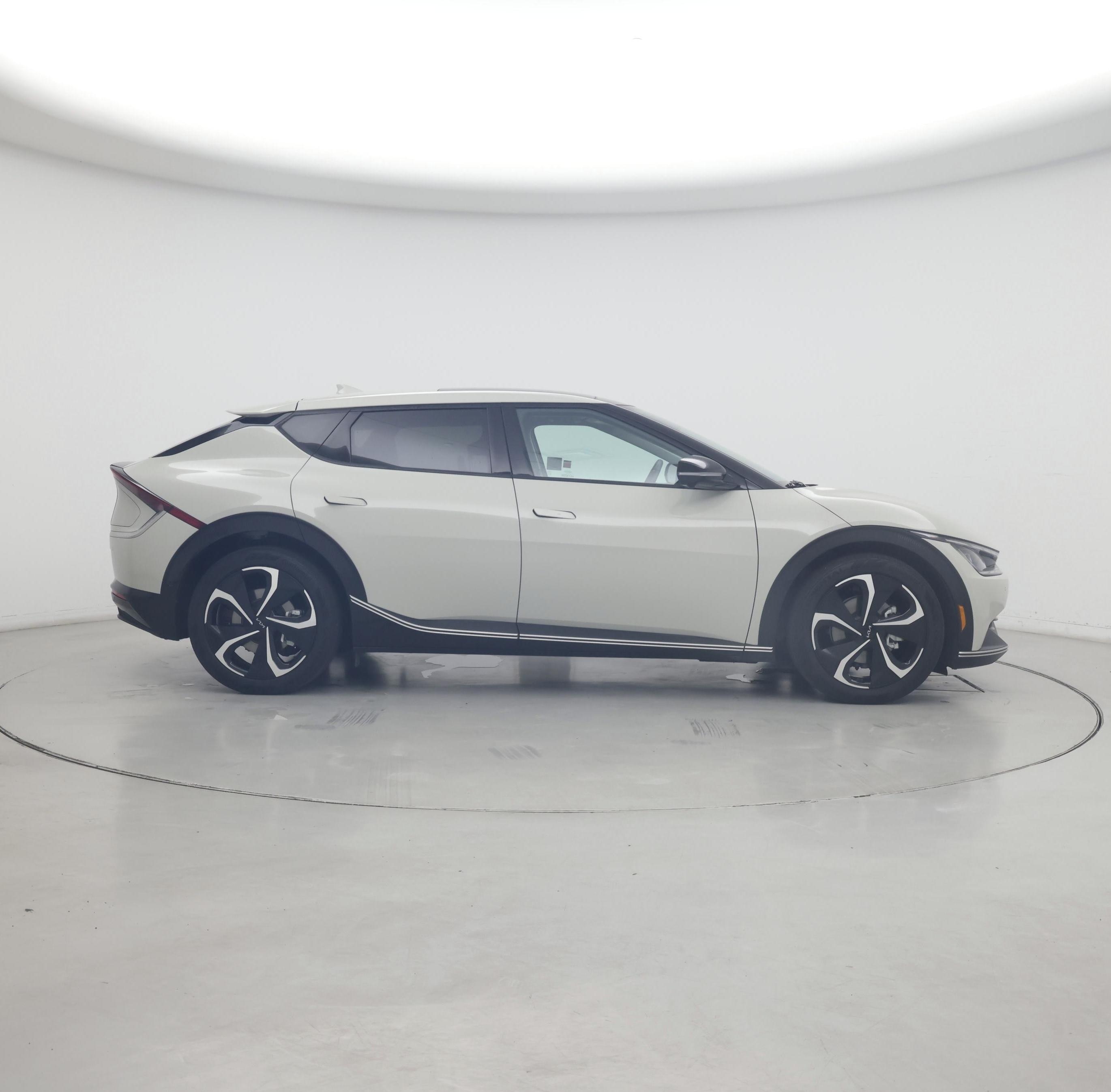 Thumbnail: 2022 Kia EV6 - 7