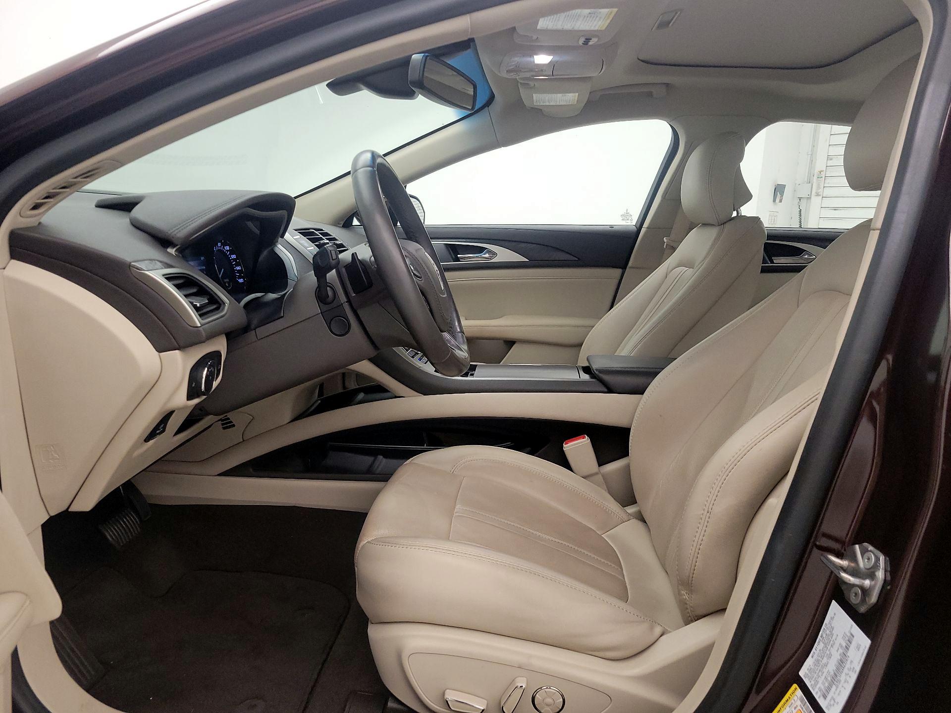 Thumbnail: 2019 Lincoln MKZ - 11