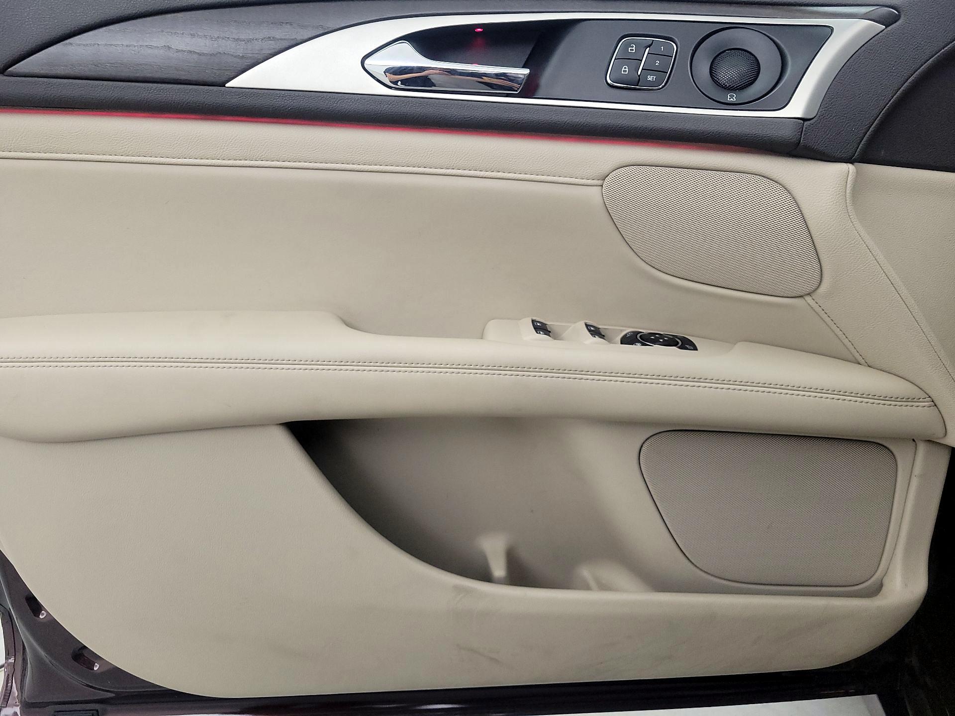 Thumbnail: 2019 Lincoln MKZ - 12