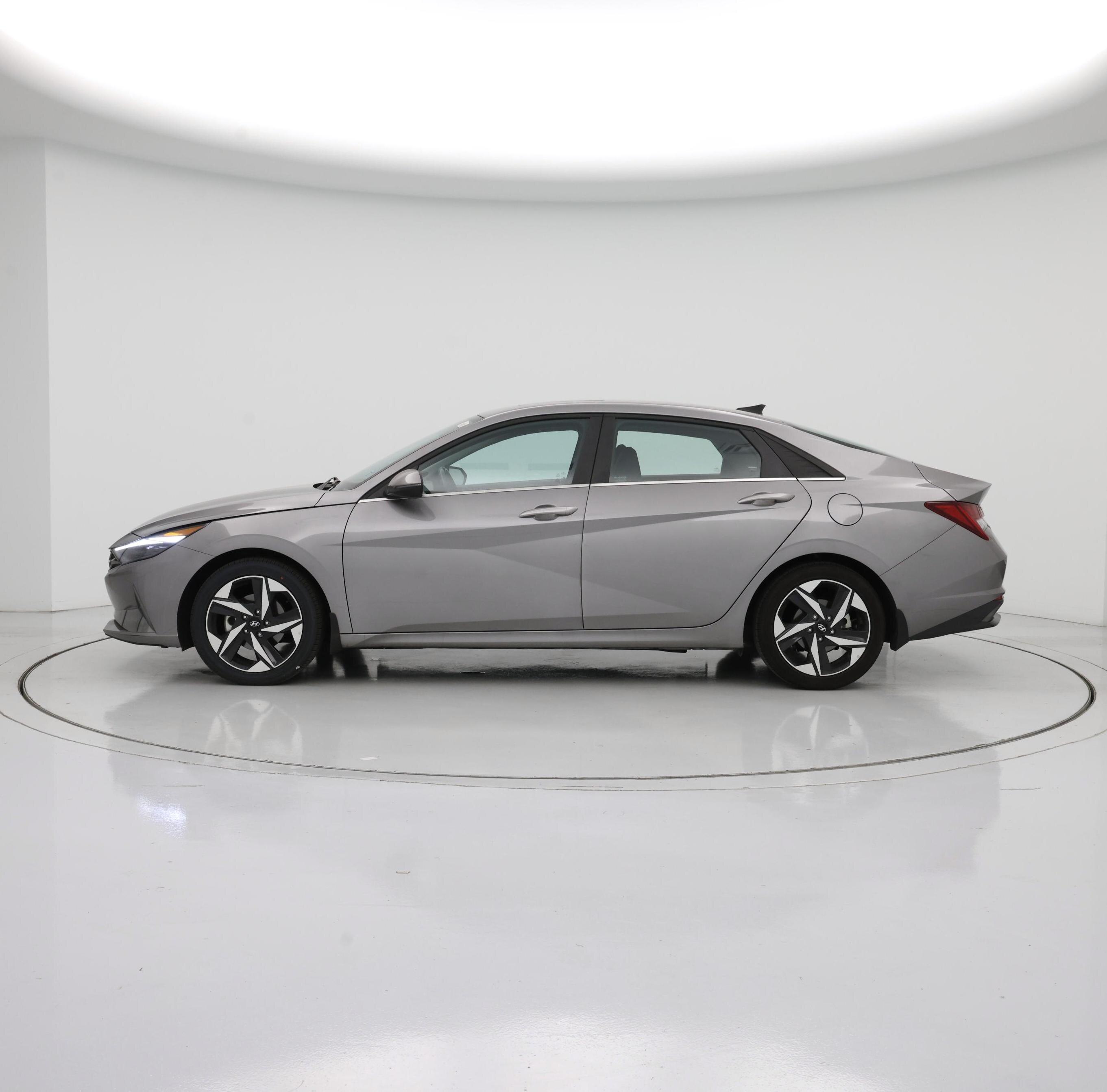 Thumbnail: 2023 Hyundai Elantra - 3