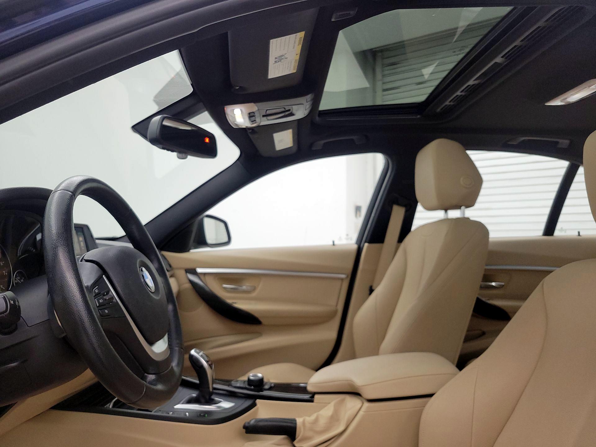 Thumbnail: 2016 BMW 3 Series - 19