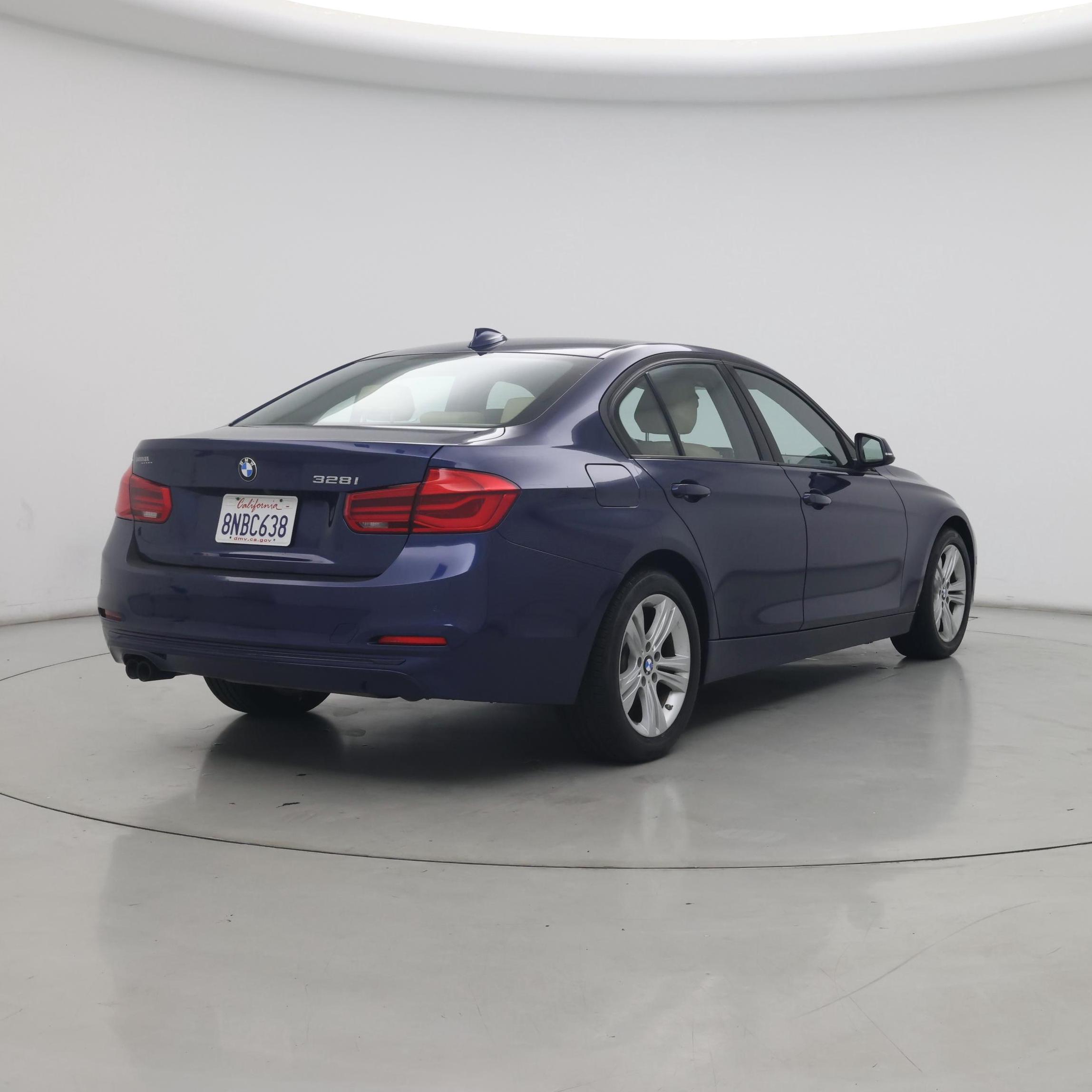 Thumbnail: 2016 BMW 3 Series - 8