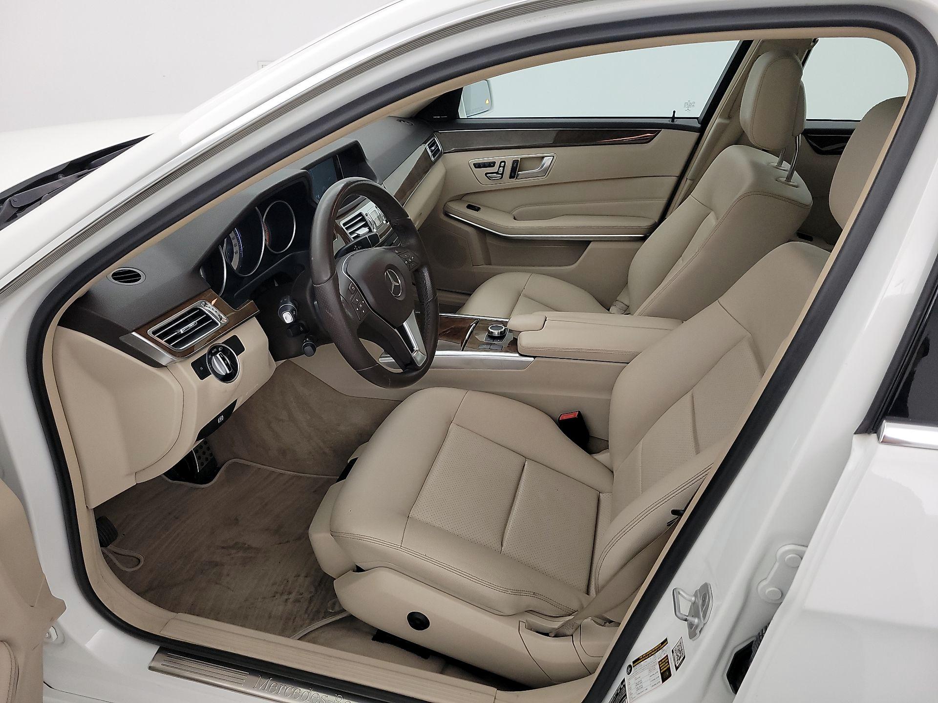 Thumbnail: 2016 Mercedes-Benz E-Class - 11