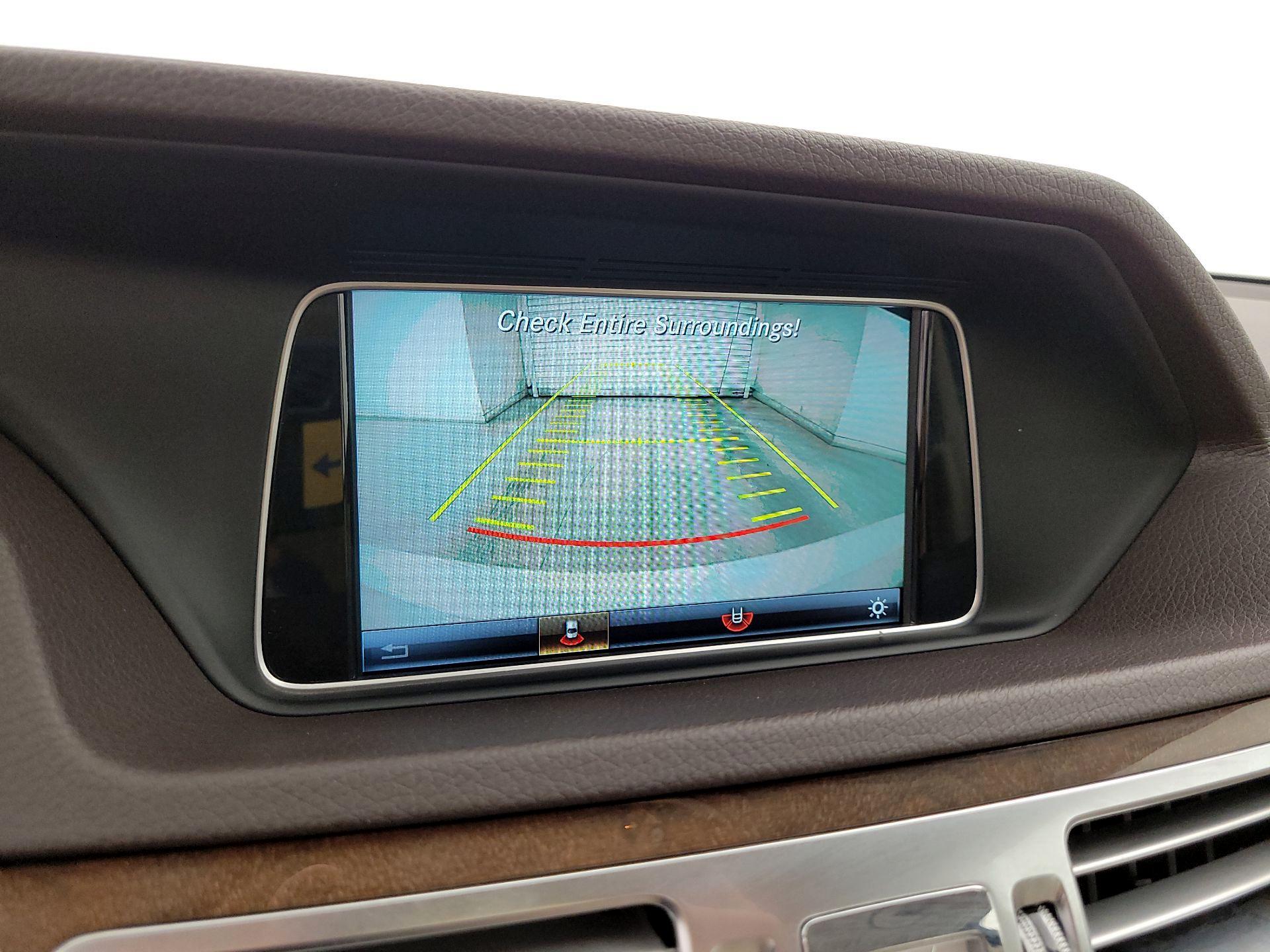 Thumbnail: 2016 Mercedes-Benz E-Class - 15