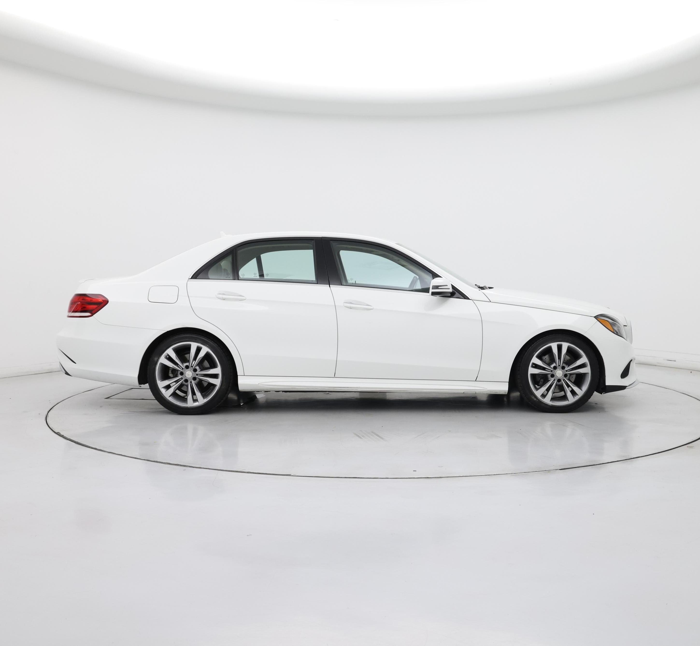 Thumbnail: 2016 Mercedes-Benz E-Class - 7