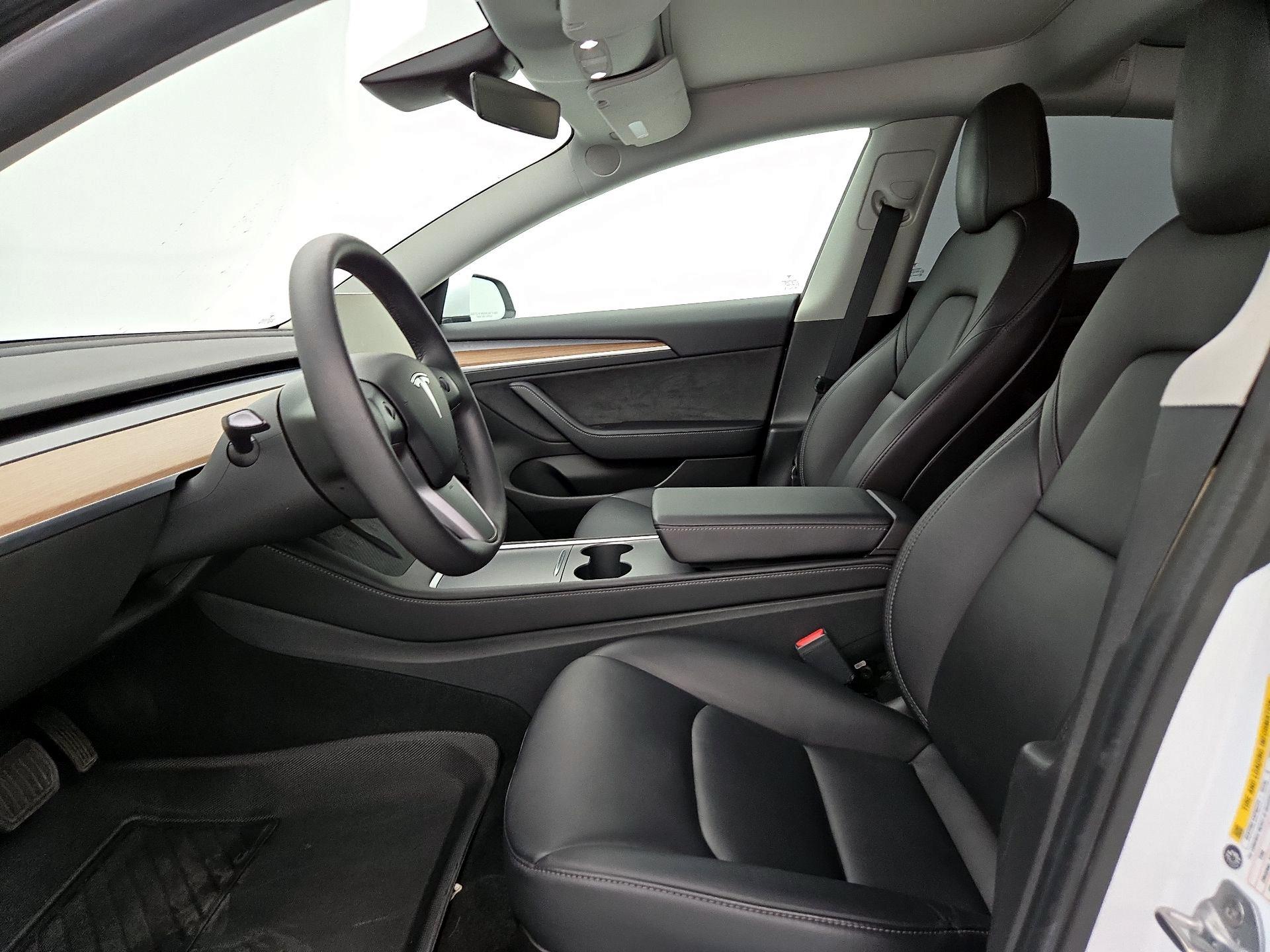 Thumbnail: 2022 Tesla Model 3 - 11