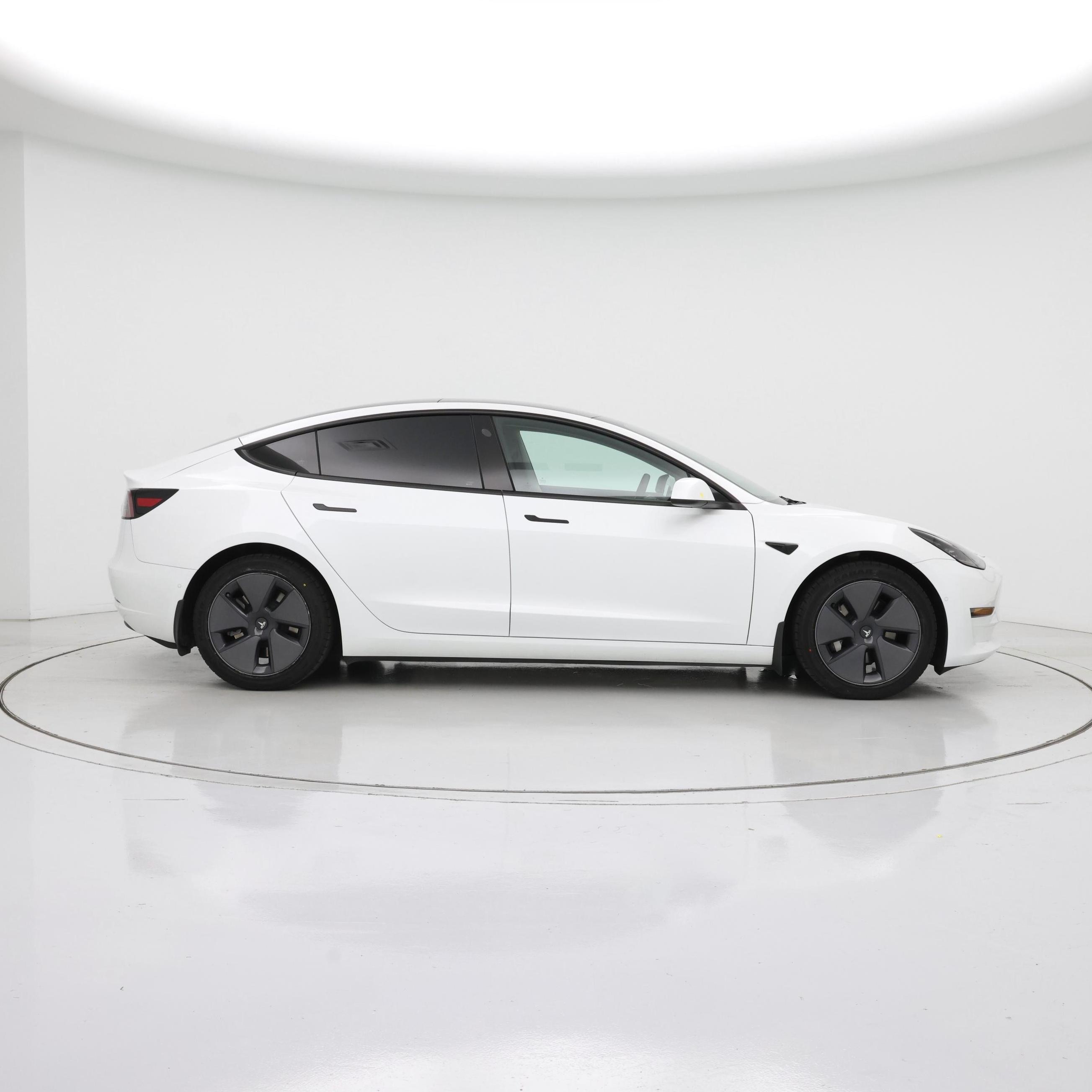 Thumbnail: 2022 Tesla Model 3 - 7