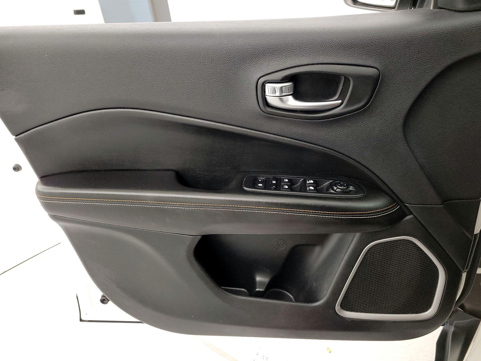 Thumbnail: 2019 Jeep Compass - 12