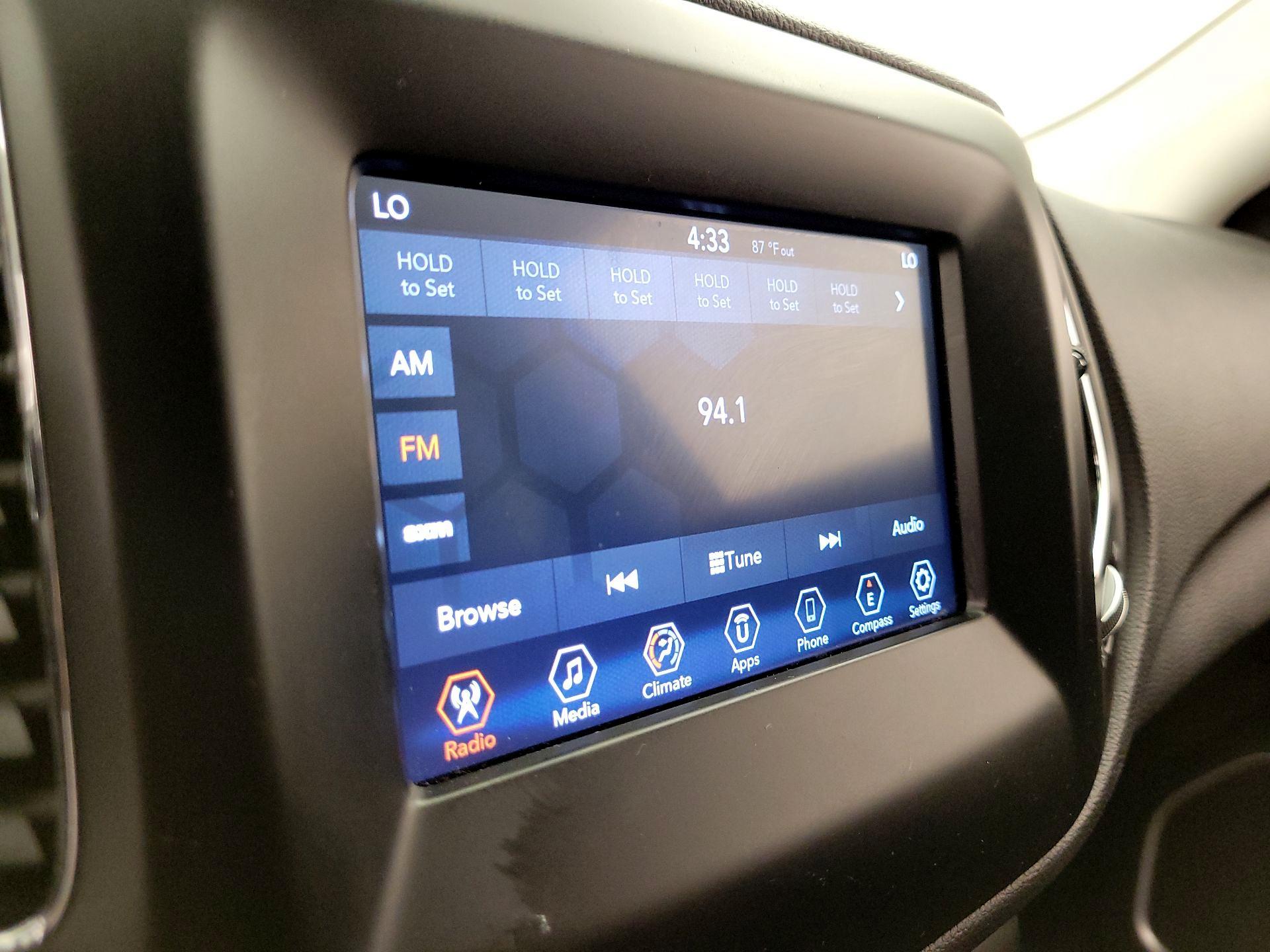 Thumbnail: 2019 Jeep Compass - 16