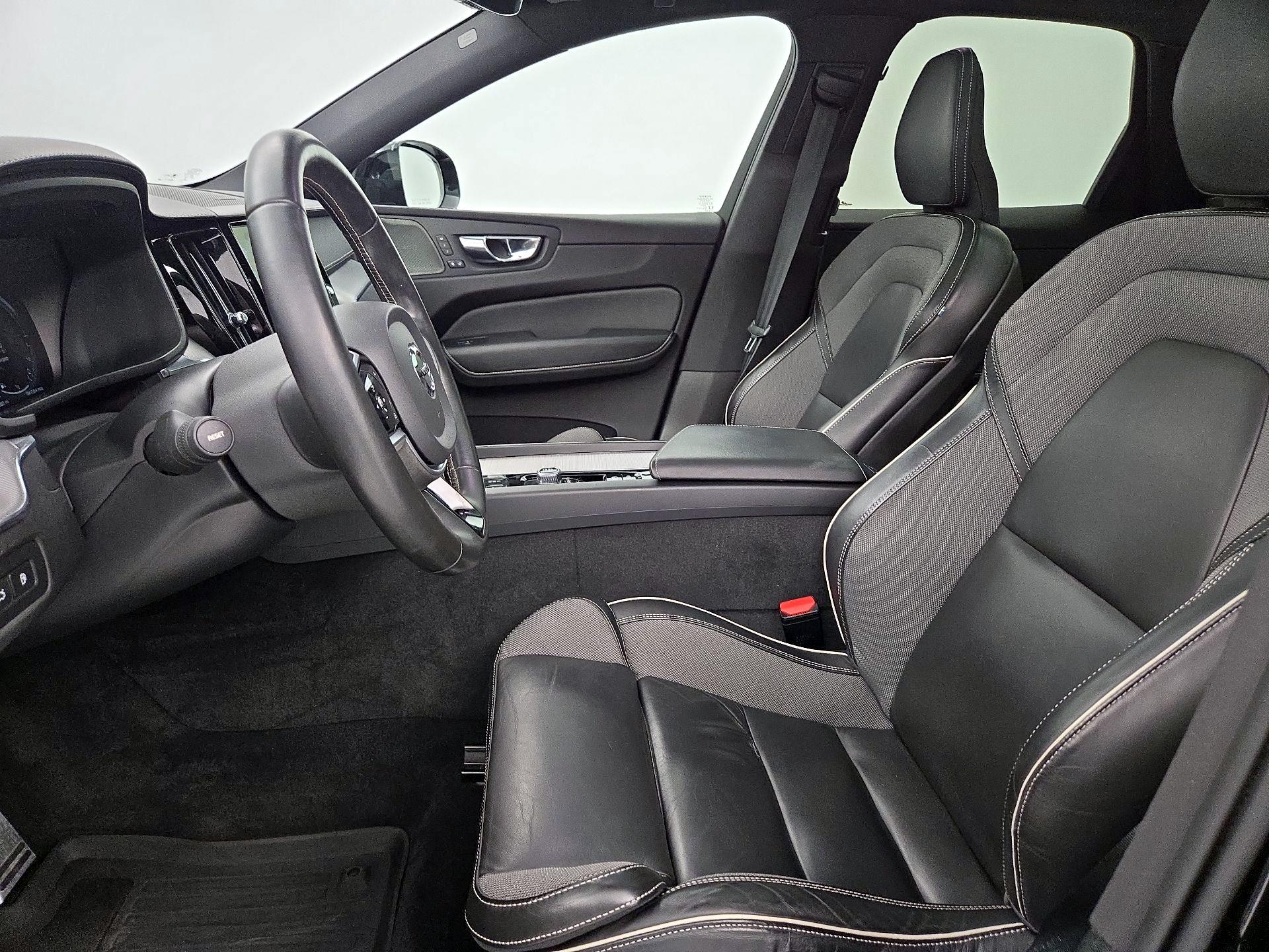 Thumbnail: 2021 Volvo XC60 - 11
