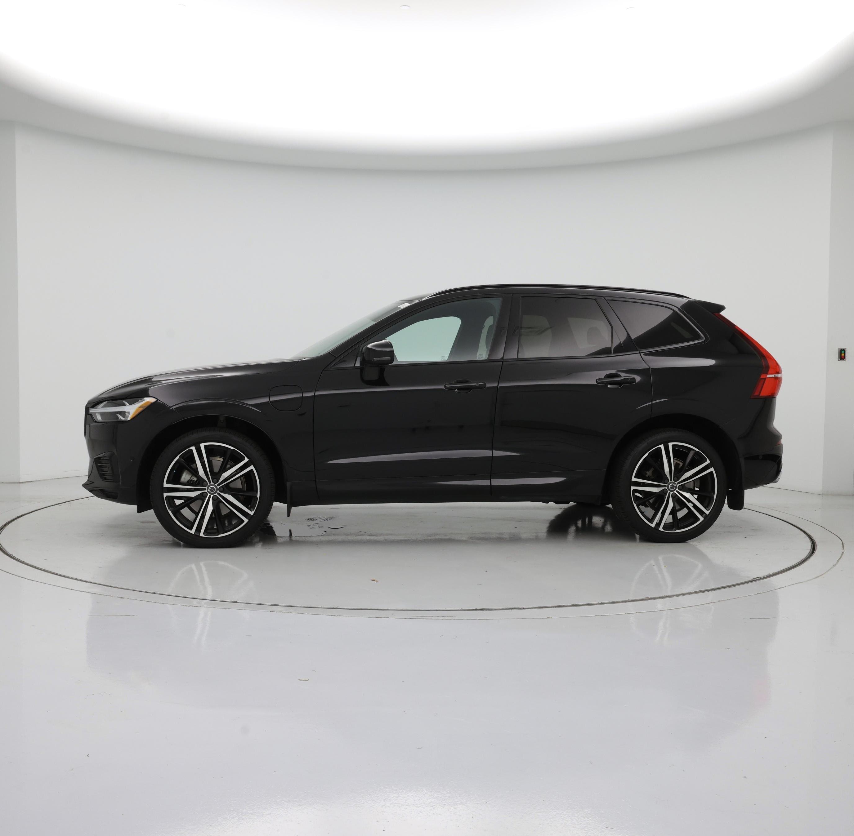 Thumbnail: 2021 Volvo XC60 - 3