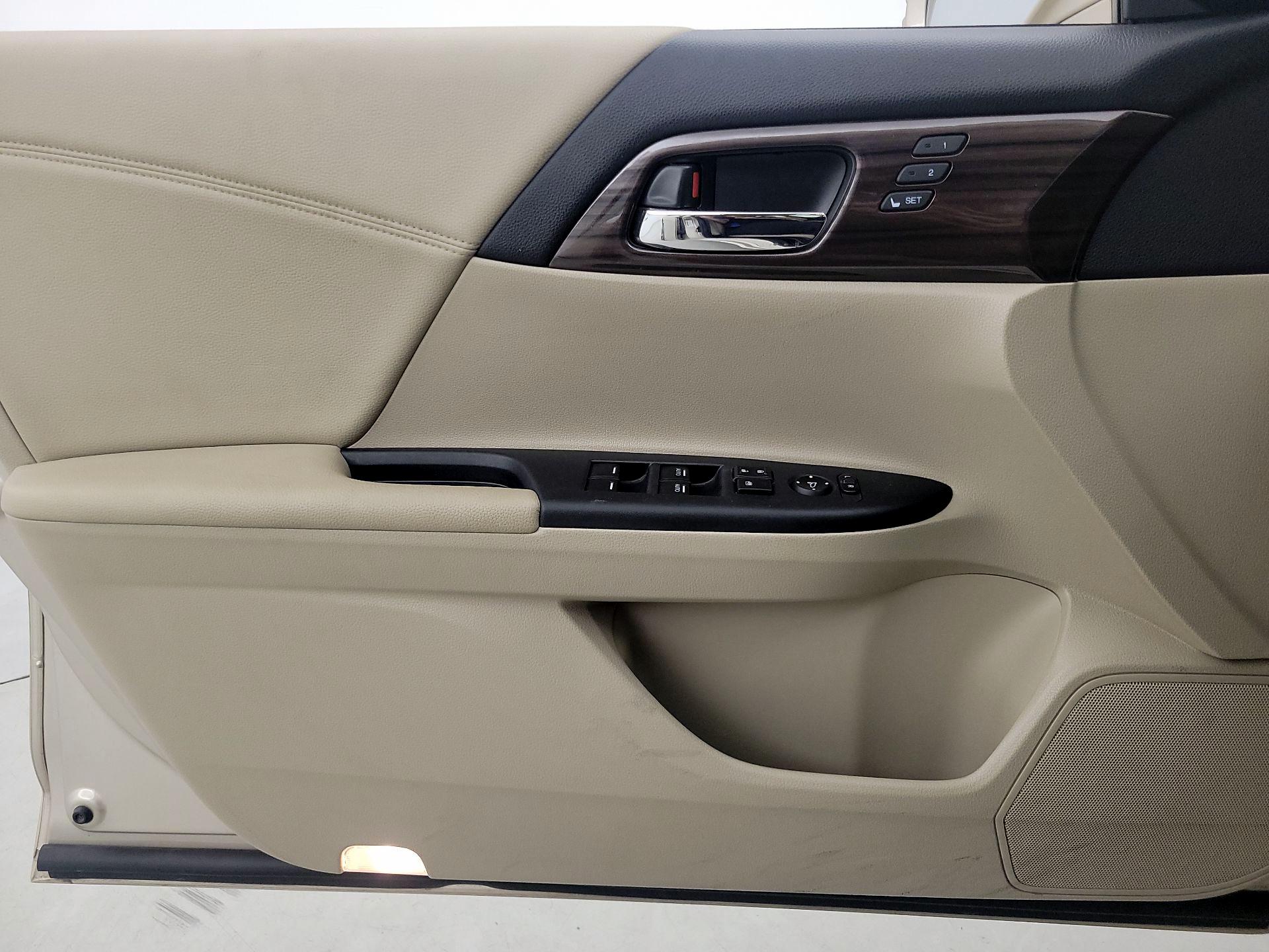 Thumbnail: 2017 Honda Accord - 12
