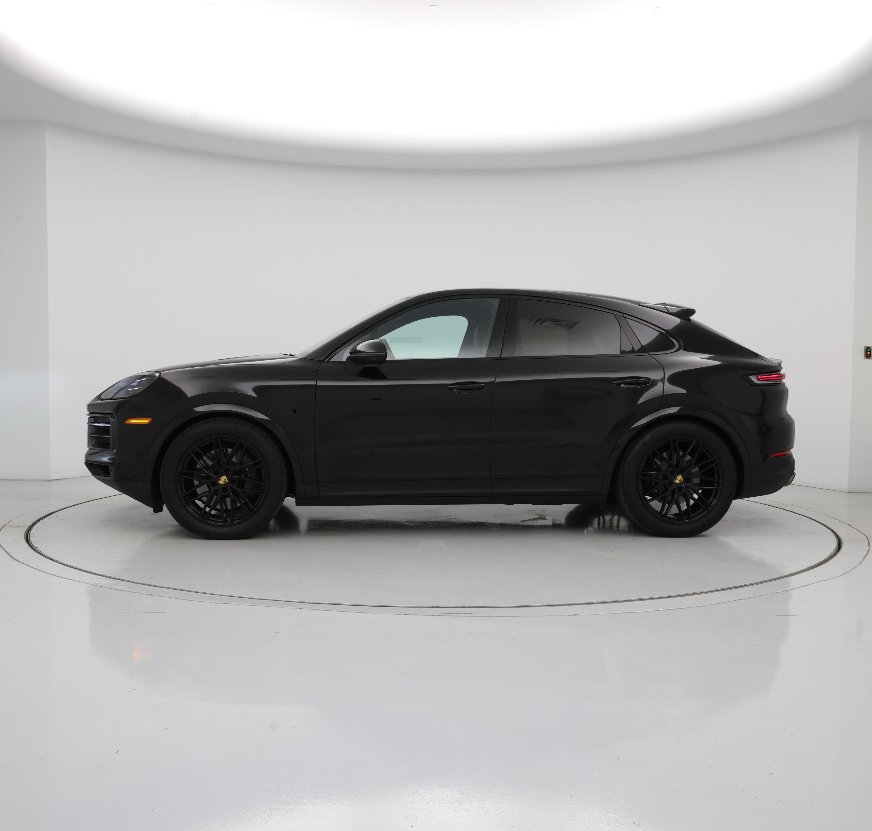 Thumbnail: 2024 Porsche Cayenne - 3