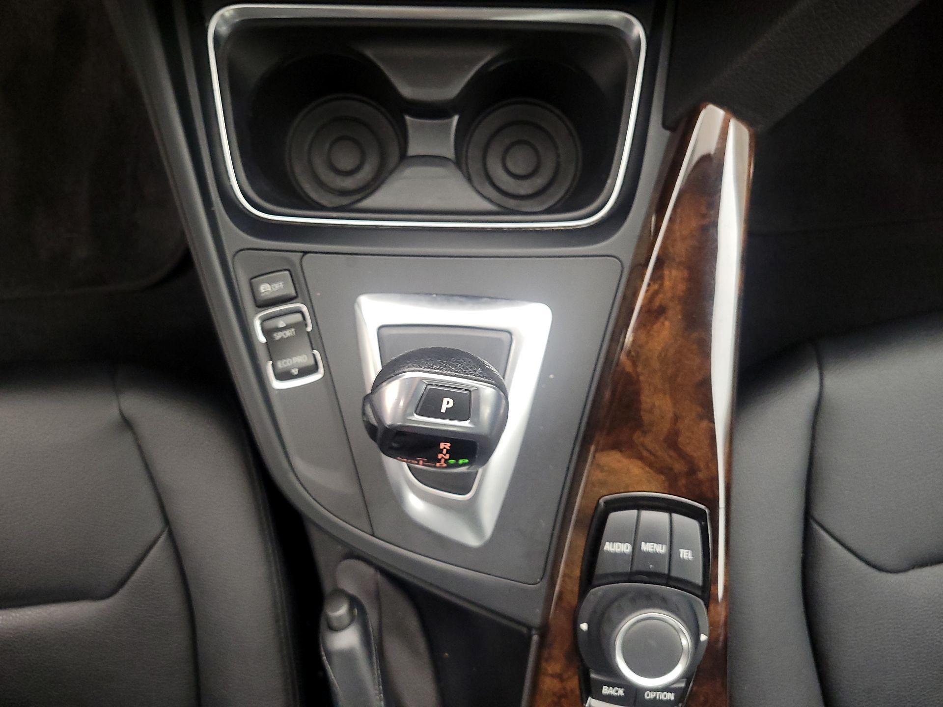 Thumbnail: 2015 BMW 3 Series - 16